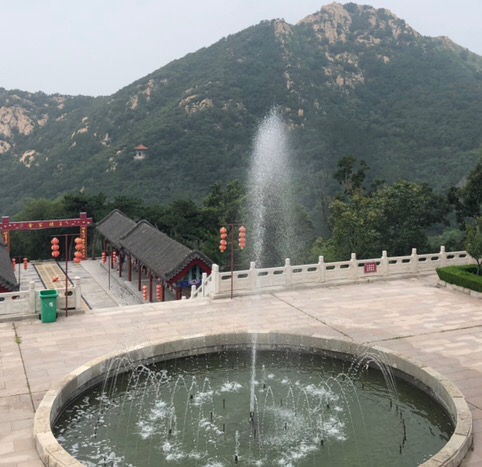 
                        爬爬山，近距離接觸大自然。放松身心，享受片刻寧靜！