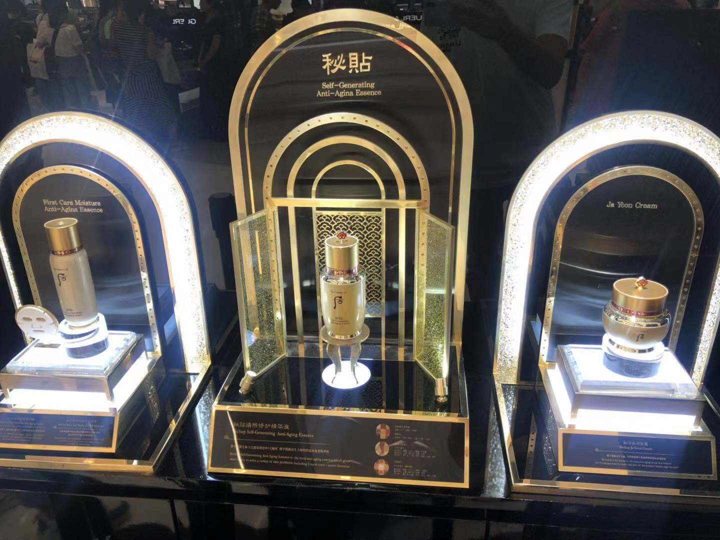 
                        樂天網上免稅店支持多種便捷的在線支付，850余種品牌，更有多重優惠和積分，赴韓前免稅品提前購就上樂天網上免稅店。另，海外也設有韓國樂天免稅店分店，分別為關島機場店、關西機場店、雅加達機場店以及雅加達市內店，即使在國外也能夠讓旅客購買到優惠的商品。