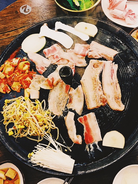 
                        滴！打卡濟州島特產黑豬肉????烤肉很好吃