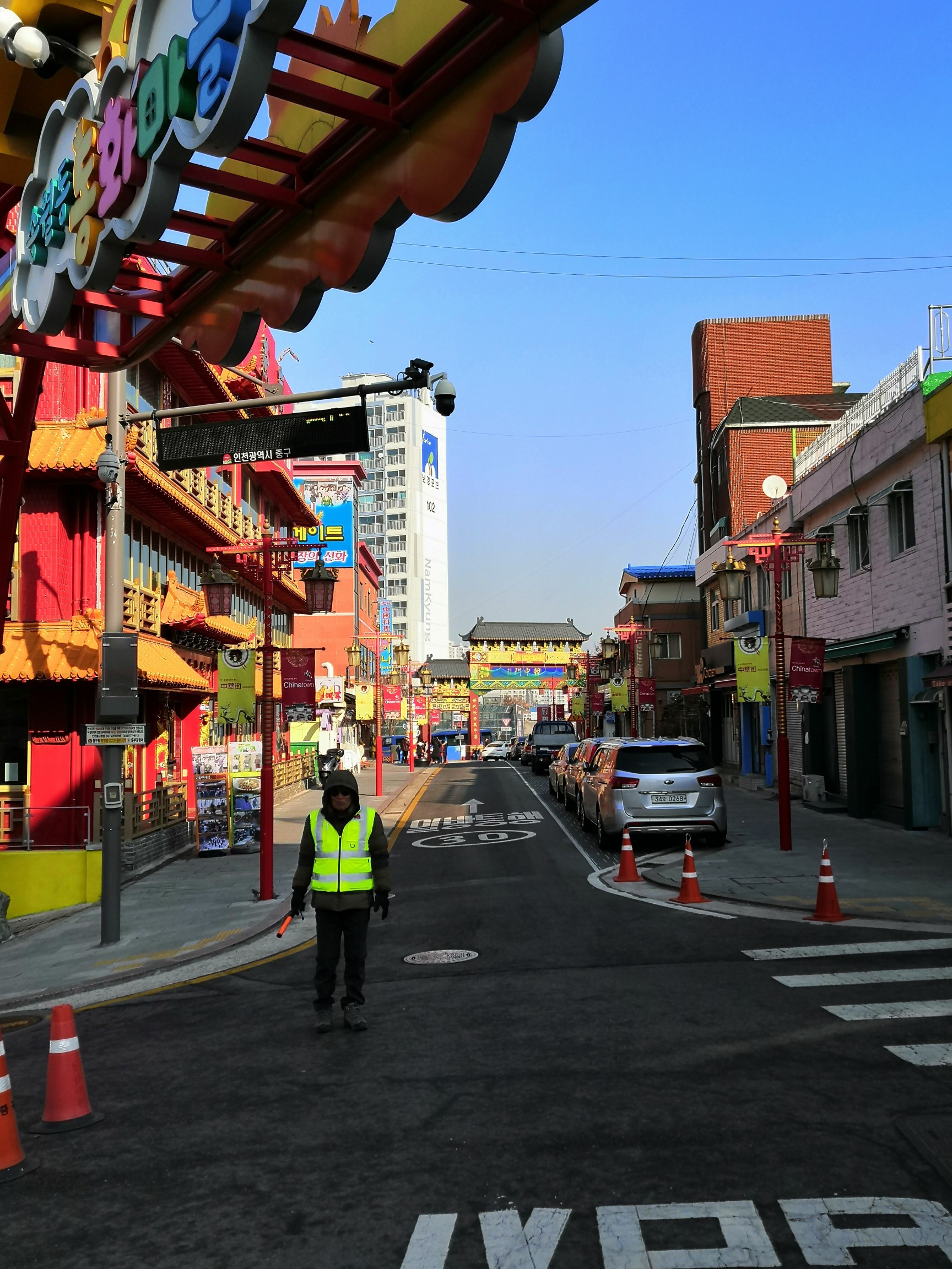 
                        仁川離首爾不遠，坐車一個小時就可以到。先去的仁川唐人街，有很多好吃的，還有個仁川民俗博物館，見證了當地歷史的發展。童話街很適合情侶拍照。韓美書店很有藝術氣息。月尾銀河單軌很不錯，值得一坐，但是記得提前預定，不然人很多。最后在松島中央公園喝咖啡，看太陽落山，不要太浪漫！結束美好的仁川一日游！@仁川唐人街@仁川@奮斗在韓國@韓游網
