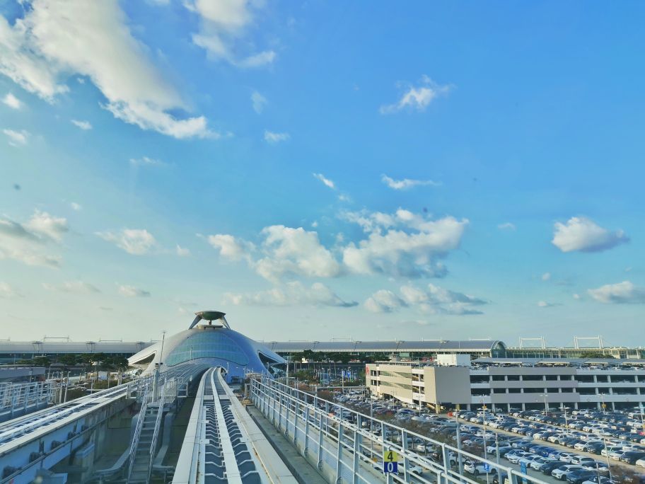 
                        從仁川國際機場她T1航站樓乘坐磁懸浮列車到龍游島站下，出站后換乘306路公交??34分到仙女巖海邊下。仙女巖海灘不大，沙子上貝殼好多，乙旺里海灘稍好一些。如果為了看海建議去東海岸，只為打卡者除外。#仁川旅游達人# 