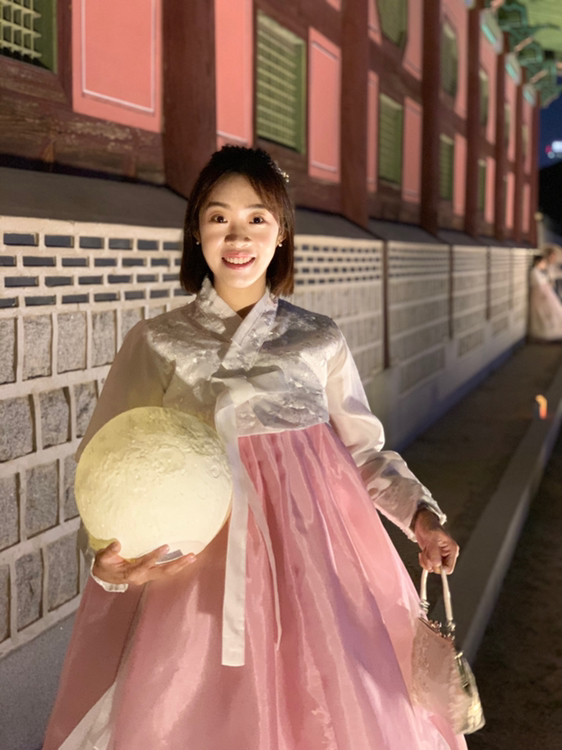 
                         #景福宮夜景# 租賃韓服：??? ??第一次晚上去景福宮拍韓服，感覺完全不一樣^^