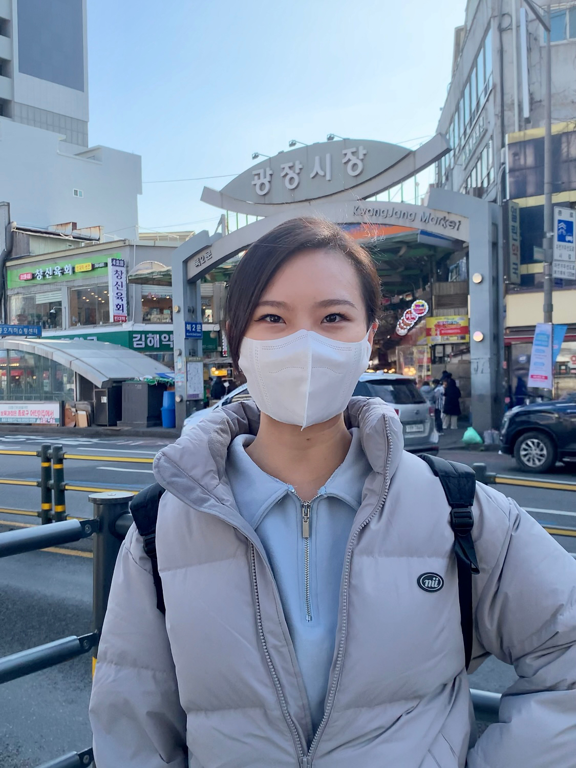 
                         #廣藏市場##傳統(tǒng)市場##首爾市場##首爾美食# 以前以為廣藏市場都是外地游客，原來本地人也會(huì)來這邊吃吃吃，周中人就挺多啦