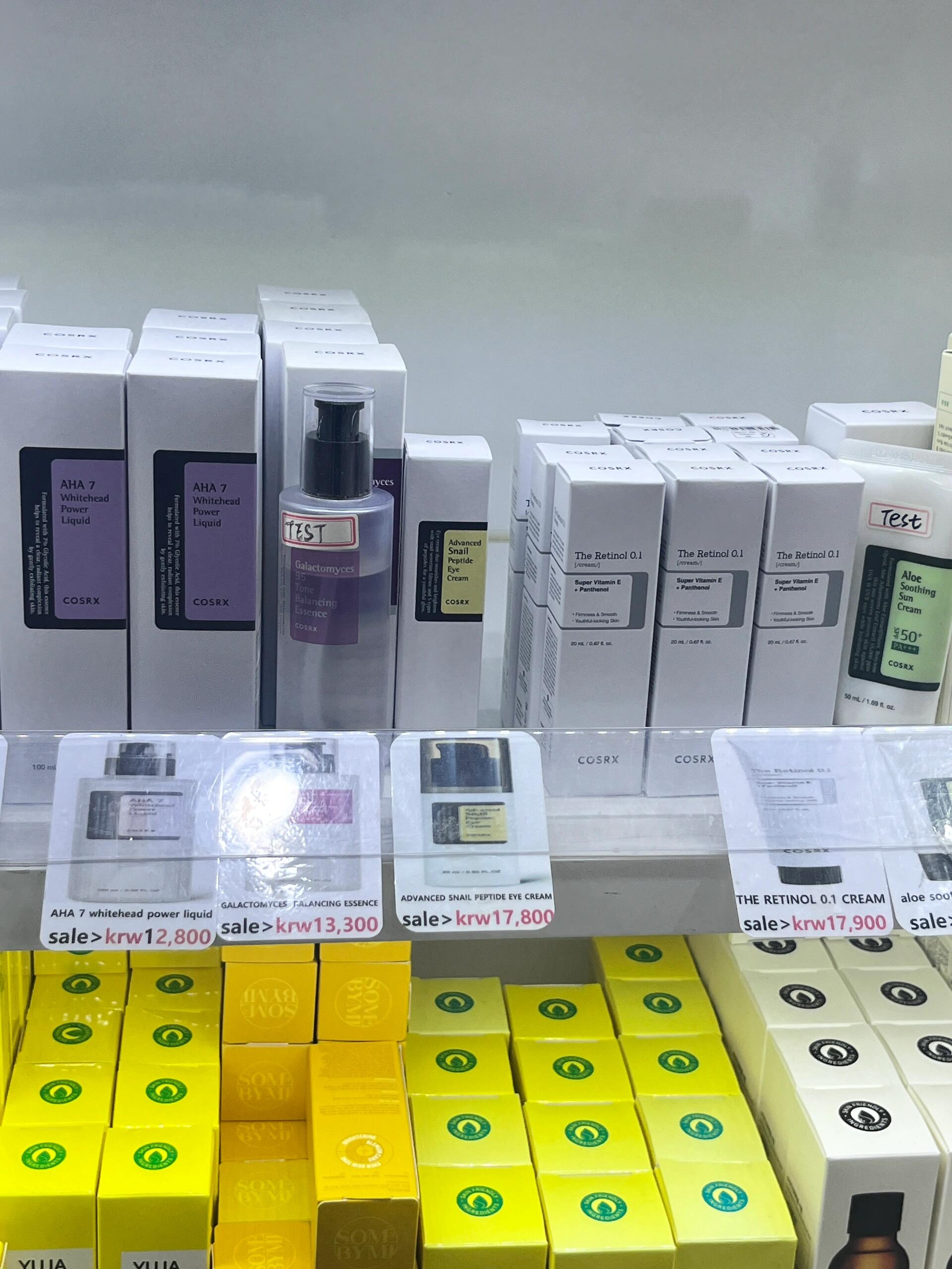 
                        明洞最實惠美妝店！已找到??明洞必去的美妝折扣店??他們家似乎主打的就是大量銷售沒怎么拍照，因為實在太實惠了不用擔心有假貨????我已經(jīng)試過了????后的套盒雪花秀的套盒都有認真對比過，已經(jīng)在他們家買了快1年了??用過很多產(chǎn)品都???問題使用的感覺和oliveyoung 家的是一樣的??（但是要注意有個別品牌有可能模仿的其他品牌看起來一模一樣但是名字不一樣??）我一般買的都是oliveyoung 有的品牌??面膜可以單片買也可以整盒買，價格都低于其他地方基本都是護膚品類的，也有一些化妝類的產(chǎn)品雪花秀氣墊退稅前只要四萬多，彈力面霜他們家退稅前7萬多，原價需要12萬! ??比olive young優(yōu)惠95%! 還可以當場退稅！結賬的時候直接把錢給你減掉地址： ?? 4? 25明洞4號線6 號7號口出來左邊有一個大的自然樂園那邊往左拐了之后，一直往前在右手邊會看到一個olive young,那邊往右拐了之后一直往前，他們家在右手邊。店名 ： baviphat這不，省下來的錢就可以去大吃一頓啊！#明洞 #明洞美妝店 #明洞購物 #雪花秀 #首爾購物 #韓國免稅店 #免稅 #首爾免稅店 #化妝品 #明洞推薦美妝店 #韓國旅游購物 #明洞美妝 #韓國旅游