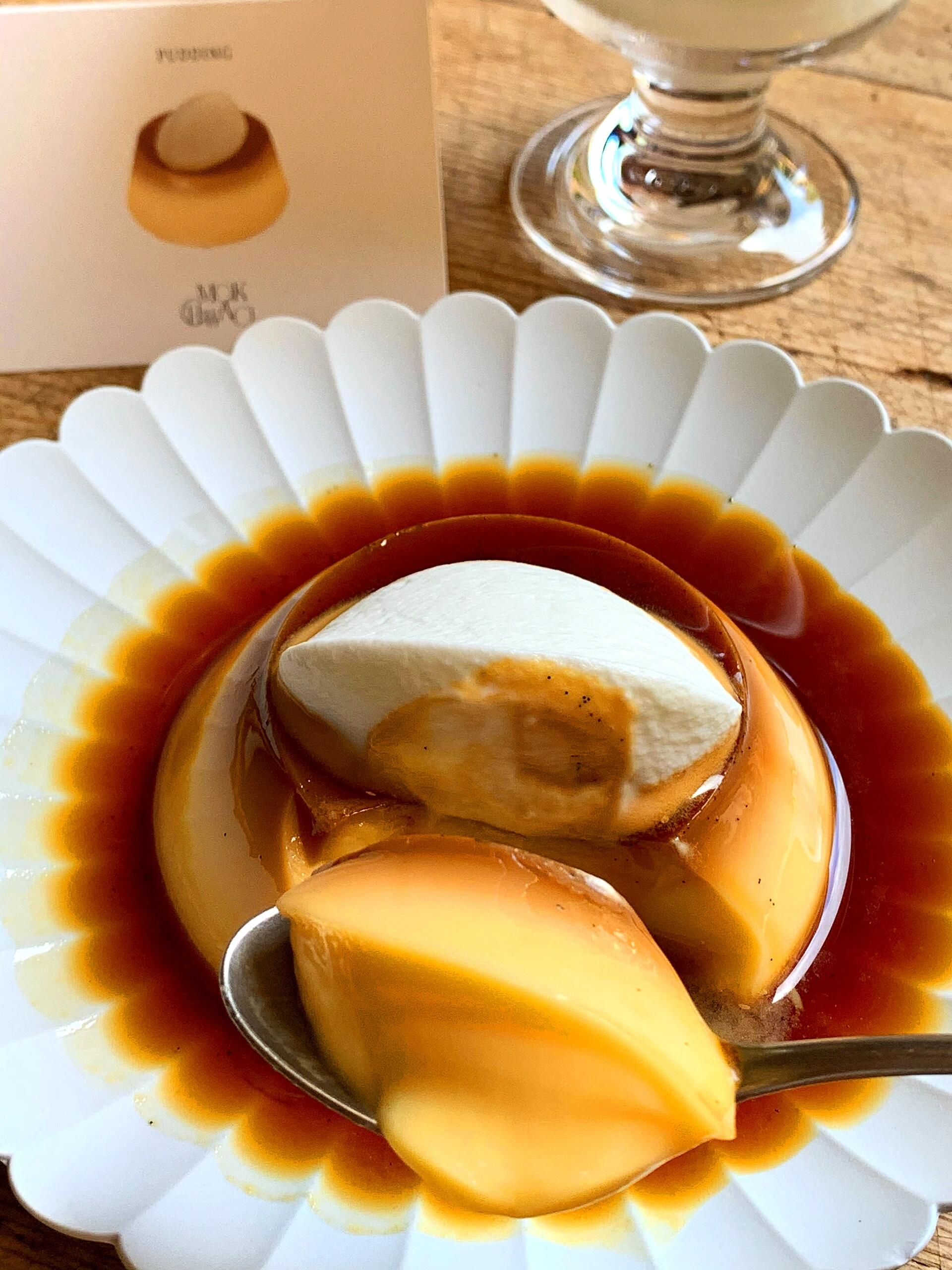 
                        首爾韓國(guó)｜延南洞的布丁店??emoji同款誒！！距離玉米派店只有一小段距離的布丁小店！！你可以悠閑地走過(guò)去…都在延南洞這一區(qū)域真的和emoji長(zhǎng)得一模一樣??奶油焦糖布丁！！超級(jí)推薦他家的奶茶也很好喝-?? MOKHWACI LOUNGE?? ?? ??? ????29? 23-#首爾韓國(guó) #首爾探店 #韓國(guó) #首爾 #首爾延南洞 #首爾旅行 #吃貨在首爾 #韓國(guó)旅行攻略 #首爾美食 #延南洞探店 #延南洞美食