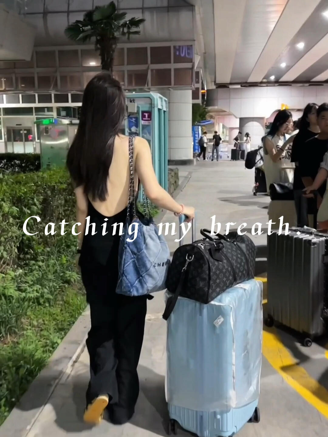 
                        ????濟(jì)州島Vlog：6天5夜，每片海都值得一吹！這是一段由各種美好瞬間拼湊而成的記憶???每一個角落都是一幅美麗的畫面從杭州直飛，只需一個多小時，還免簽，真的太方便了！你們也快來吧！購物也是一種享受???隨便買了一堆小東西（如果需要的話，我可以分享一下我的購物和美食經(jīng)驗）#韓國 #濟(jì)州島 #濟(jì)州島旅游 #濟(jì)州島旅行 #旅行Vlog #濟(jì)州島自由行 #濟(jì)州島旅行攻略 #濟(jì)州島拍照 #vlog #jeju