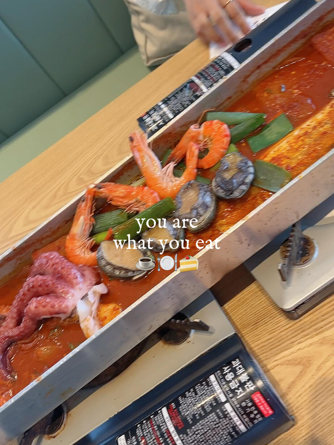 
                        ??濟州島西歸浦傳奇老店??1973年開業探索濟州島時，偶遇一家開業于1973年的傳奇海鮮餐館，這里的帶魚和海鮮鍋簡直美味到令人難以忘懷！???雖然在小紅書上搜不到，但它確實是一顆隱藏的美食珍珠。感謝我們的司機小哥熱情推薦，這家店讓我們的濟州島之旅增添了難忘的美食記憶。三天的旅程中，這里的美味無疑是最令人回味的一餐。??#濟州島美食 #西歸浦美食 #韓國旅行