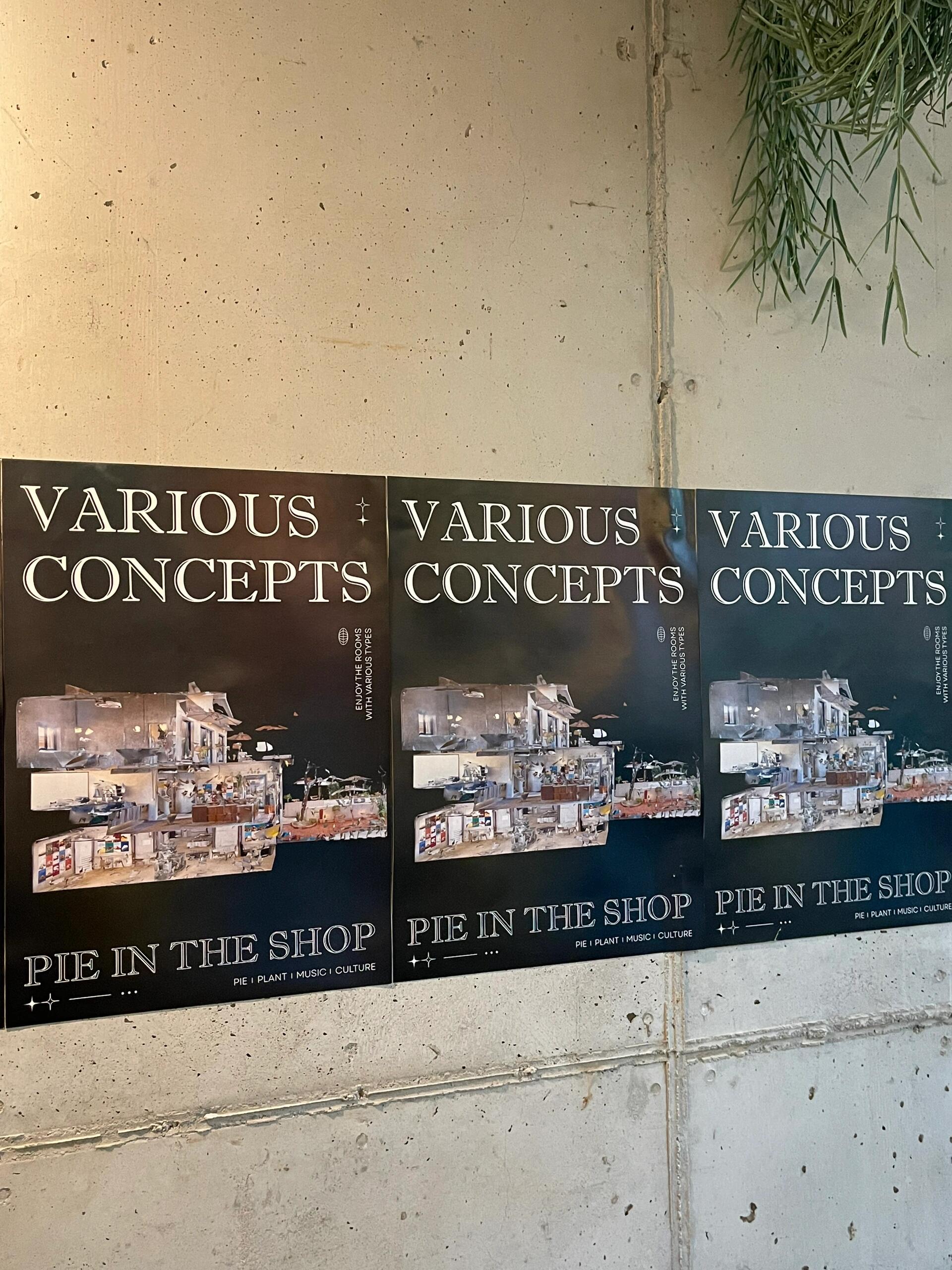 
                        首爾的甜品店都這么寶藏嗎??在弘大附近的延南洞漫步時(shí)，偶然發(fā)現(xiàn)了這家超吸引人的甜品店????。店面裝飾得超級(jí)可愛，一眼就被那綠植和創(chuàng)意招牌俘虜了！店里的設(shè)計(jì)理念圍繞著pie | plant | music | culture四大主題，每一樣都是那么有特色！走進(jìn)店里，發(fā)現(xiàn)pie的種類超級(jí)多，不過下午去的時(shí)候，一些熱門口味已經(jīng)售罄了??。最后，我根據(jù)顏值挑了希臘酸奶桃子派和榛子布朗尼派，顏值和口感都是滿分！????每個(gè)派都配有一張介紹小卡，超貼心！但是，甜度確實(shí)有點(diǎn)高，怕糖的小伙伴可能要考慮一下了??。這家店相比那些大熱的網(wǎng)紅店來說，真的算是低調(diào)的寶藏了。店里沒有太多游客，大多是本地的時(shí)髦男女在這里享受悠閑時(shí)光，聊天、拍照，每一張照片都美得不要不要的???。超級(jí)推薦給大家！?? pie in the shop??延南洞（步行大約10分鐘就能從弘大入口到達(dá)這里啦?。?首爾 #首爾探店 #首爾美食 #弘大 #弘大探店 #首爾延南洞 #延南洞探店 #延南洞美食 #COTD咖啡探店 #甜品 #寶藏店鋪