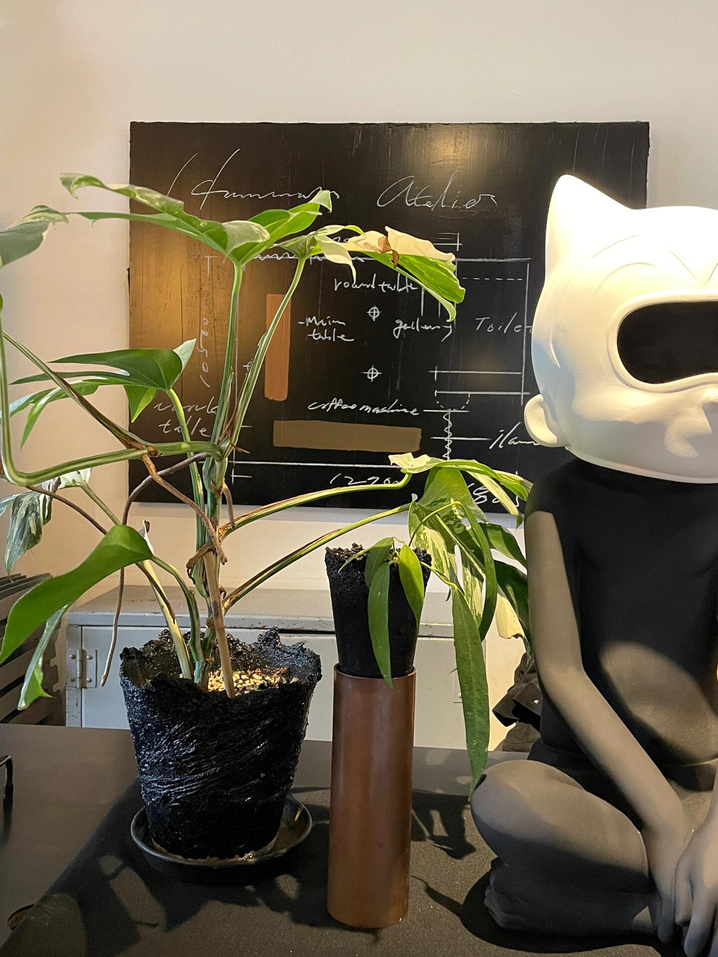 
                        ?漢南洞daily | 首爾私藏咖啡館探秘????♀?漫步漢南洞，每一步都是新發(fā)現(xiàn)！??小巷彎彎，坡多臺階多，探店的樂趣無窮盡～逛得眼花繚亂，每一家買手店都讓人心動??累了嗎？附近的咖啡館是你的休憩小天地??這里的咖啡館，風(fēng)格百變，總有一款打動你的心今天要分享的，是我心中的私藏珍品???一家以鐵臂阿童木為靈感的特色咖啡店店內(nèi)二樓露臺，是悠閑的午后最佳去處甜品控？不妨嘗嘗他們家的自釀蘋果肉桂拿鐵????無論是晴空萬里還是雨滴斑斕，都是拍照的好地方??地址：?? ??? ???? 55??7 ?????#首爾咖啡店 #想記錄下此刻 #這個模板有點東西 #韓國咖啡廳 ?????
