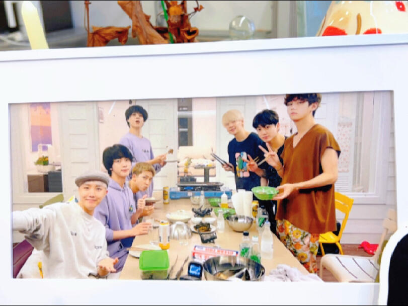 
                        ?探秘BTS防彈少年團(tuán)的平昌豪宅?Calling all ARMYs! ?? 你們一定不能錯(cuò)過(guò)這個(gè)超級(jí)豪華的地方！就是我們心愛(ài)的BTS防彈少年團(tuán)在2020年的節(jié)目《In The Soop Bts Ver》里展示的那座位于韓國(guó)平昌的豪宅啦！???? #韓國(guó)自由行 #BTS #BTS防彈少年團(tuán) #防彈少年團(tuán) #我的追星日常