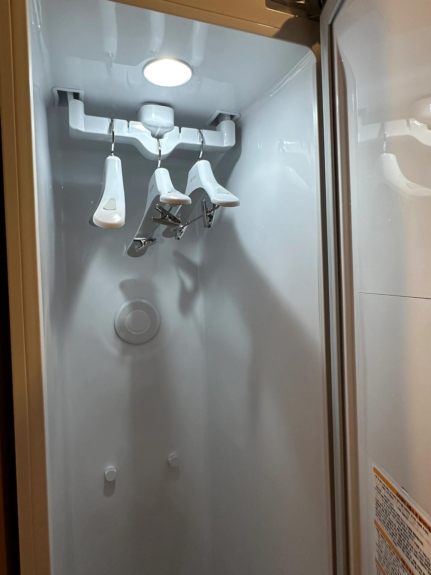 
                        韓國????｜釜山必住！錯過這家酒店你會后悔的！????：Grey 193 Hotel??緊鄰廣安里沙灘，步出即是海灘與美食天堂??海景房讓你一覺醒來就擁抱大海?超級新鮮感！多層樓新開業，設施閃閃發光??房間寬敞，裝修現代，讓人心情大好??國慶期間價格只需1000+，性價比爆表??相比首爾的酒店，這里簡直是天堂??每日與海邊日出相伴，讓人心曠神怡#浪漫生活的記錄者 #筆記靈感 #釜山 #釜山行 #釜山旅行 #釜山旅游 #海景 #釜山酒店推薦 ??