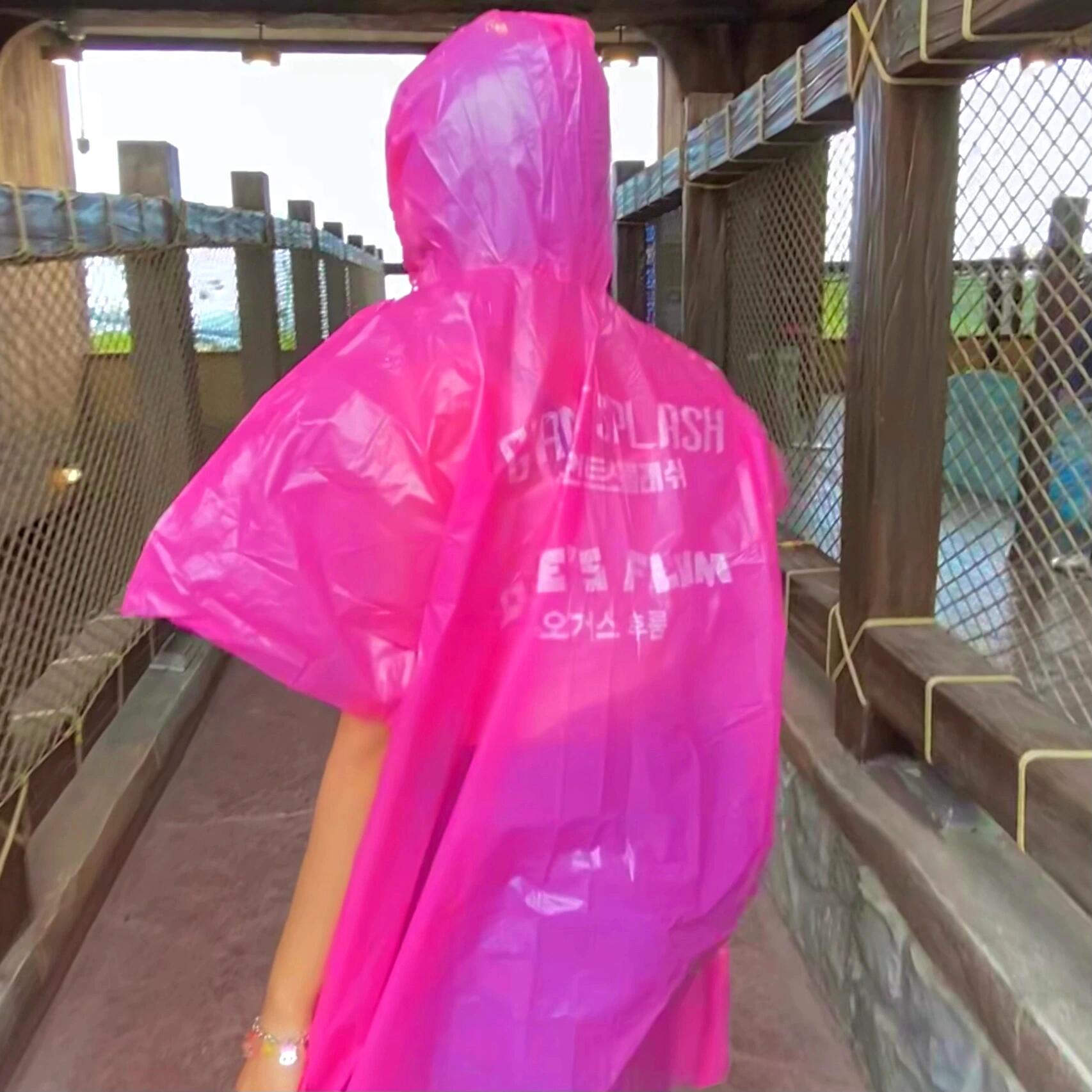 
                        ????????｜釜山樂天世界游樂園大探索??????????探索釜山的奇幻樂園！位于美麗的海濱城市，釜山樂天世界等你來發現！????地點：釜山市，一個充滿魅力的旅游勝地！??交通：乘坐東海線到?????，1號出口直達樂園門口。??營業時間：每天10:00-21:00，盡情享受！??門票信息：- 1日通票：只需47000韓幣，暢玩無限！- After4 午夜票：晚間特惠33000韓幣！??小貼士：在Naver和官網購票可享受額外折扣哦！??樂園體驗：雖然項目不如首爾多，但這里人少，不用排長隊，可以悠閑地玩遍每個角落！???????????????適合人群：無論是小朋友還是大朋友，都能在這里找到快樂，度過充實的一天！??幸運時刻：超幸運地參加了Medical Busan的體驗活動，感受倍增！????感恩分享：感謝主辦方的精彩安排，還有定期的免費景點和醫療項目體驗，不容錯過！#釜山旅行 #釜山攻略 #韓國樂天世界 #釜山lotteworld #姐妹約會 #開心寶貝 ??????????