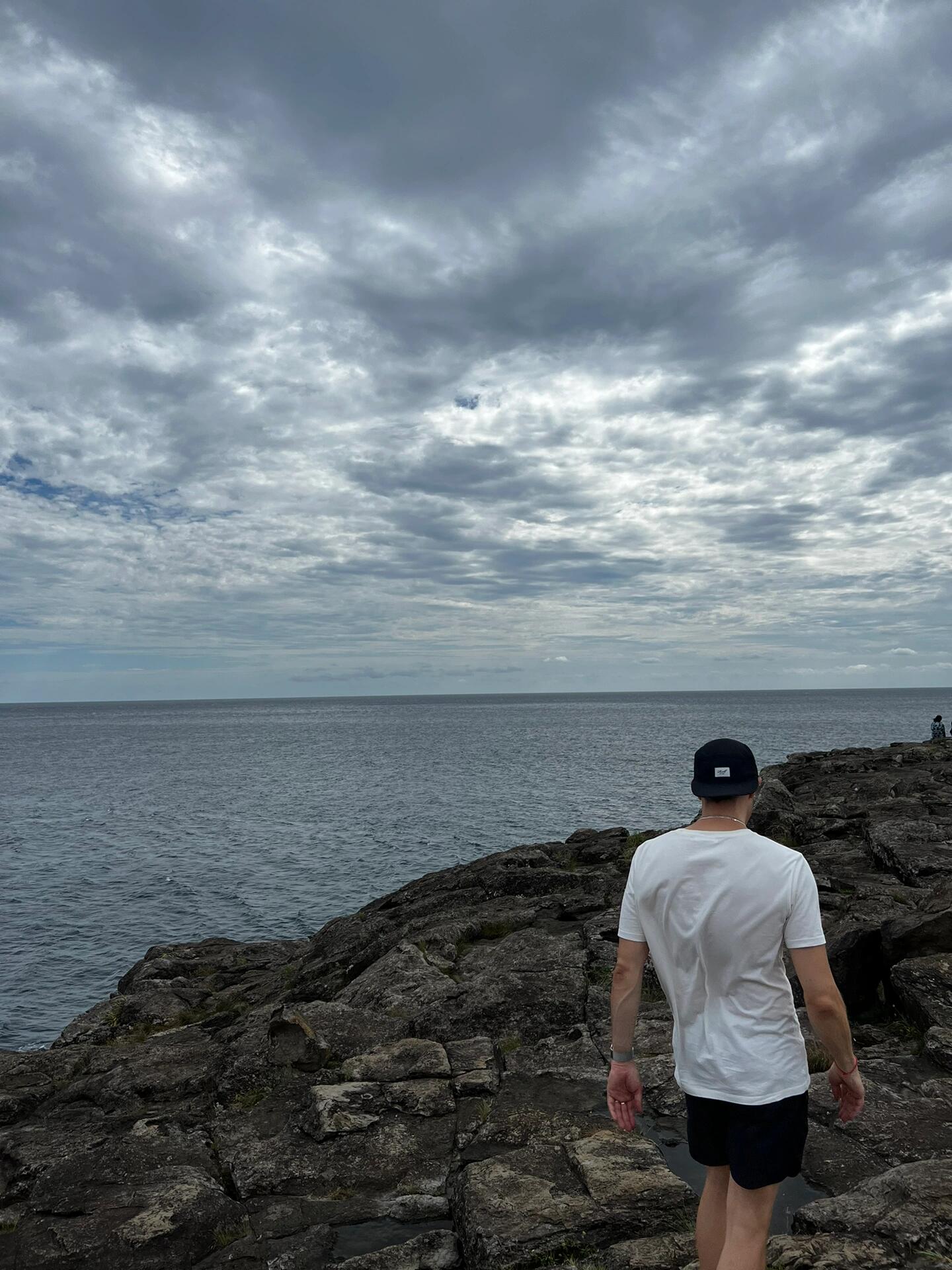
                        探索韓國西歸浦的自然奇觀 ??探索韓國濟州島的西歸浦，感受那令人心動的自然之美吧！如果你是大自然的狂熱愛好者，那么這個地方絕對是你的必游清單之一！?????#韓國 #濟州島 #西歸浦 #自然美 #旅行心得 #韓國旅游