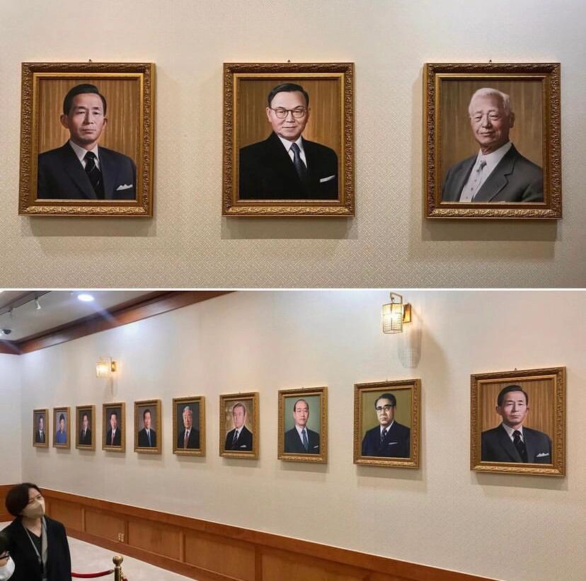 
                        探索首爾的心臟地帶：光化門廣場、景福宮和青瓦臺????漫步在光化門廣場，你會被李舜臣和世宗大王的銅像所震撼，他們的偉大形象在這里得以永存。周圍還有國家大劇院和美國大使館，可以說是韓國的黃金地段啦！?????接著走進景福宮，仿佛穿越回古代王朝。雖然被告知這里是韓國的“故宮”，但每次來訪都有新的發現和感受，讓人每次都充滿期待。???最后，預約參觀青瓦臺，這不僅是韓國總統的工作和生活場所，也是一個充滿歷史和故事的地方。在這里，你可以更深入地了解韓國的政治和歷史。??????#韓國首爾地陪翻譯 #景福宮 #國家大劇院 #韓國生活 #出國 #工作使我快樂 #青瓦臺 #青瓦臺魔咒 #世宗大王 #李舜臣 #韓國