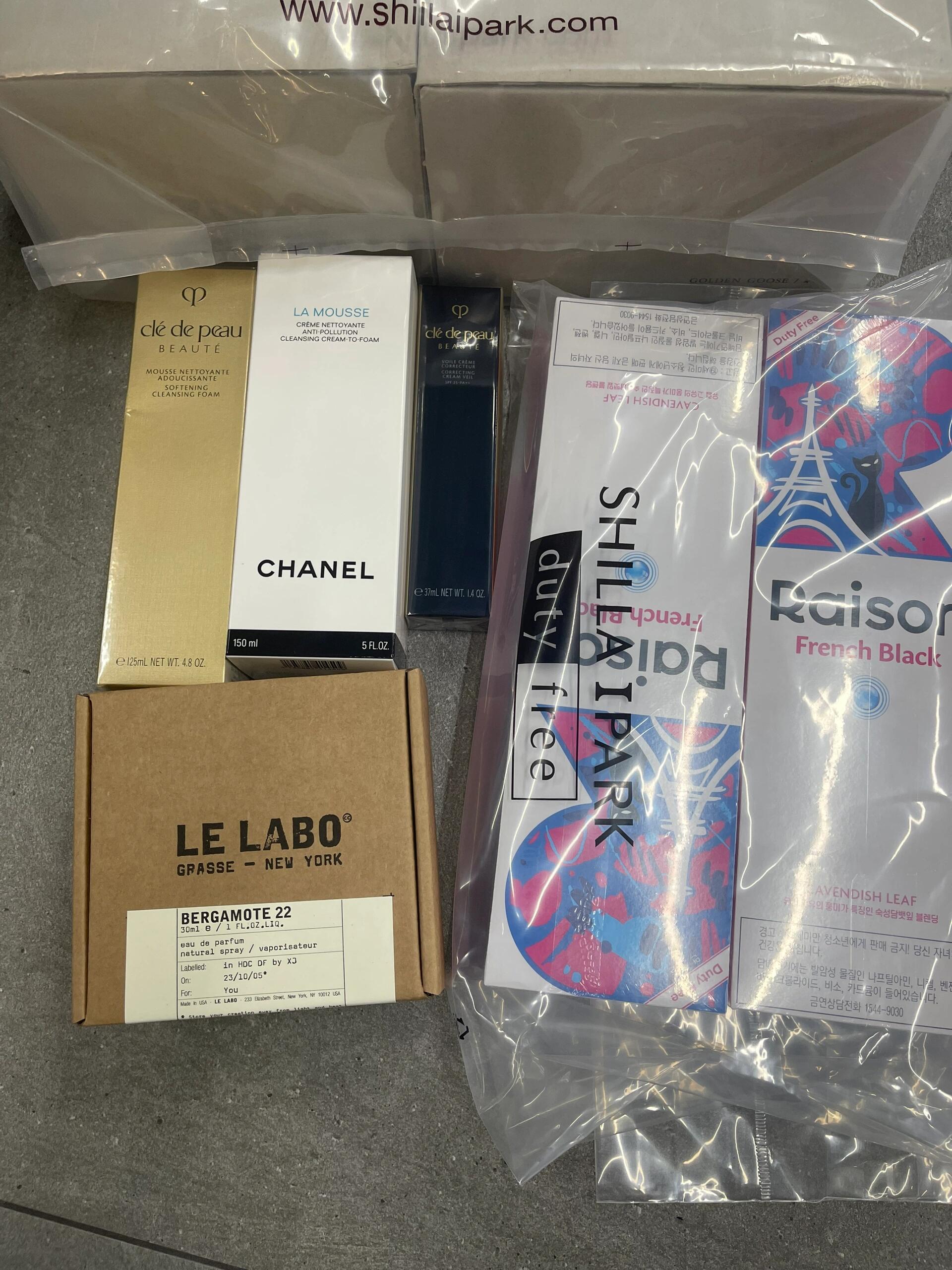
                        ????｜在韓國買Le Labo真的超劃算！誰懂！??免稅店標價30ml 142美金（大概這個價格！）?愛寶客免稅店金卡打九折！打完折131美金！??免稅店金卡可以去樓上辦理，一般都能打9折，有些專柜甚至可以打85折或7折！然后我們又找了返點的團！愛寶客的Le Labo可以返30.5%！真的很震驚！如果消費總金額不滿一萬美金就扣掉1%的點，那也能打29.5%！??實際花費是：131美金*美金匯率7.5*64.5%=690左右！（可以用美金現金直接結賬！用其他方式付款更劃算！我用Visa卡的匯率高得不是一星半點哦！）??返點團隊就是在網上隨便找了一個，但服務態度真的非常好，立馬拉群處理我的問題，回國第二天就給我反了點！整個購物流程真的爽飛！#LELABO #LeLabo #韓國免稅店 #韓國 #LeLabo22 #韓國購物 #LeLabo韓國 #韓國免稅店返點 #韓國生活