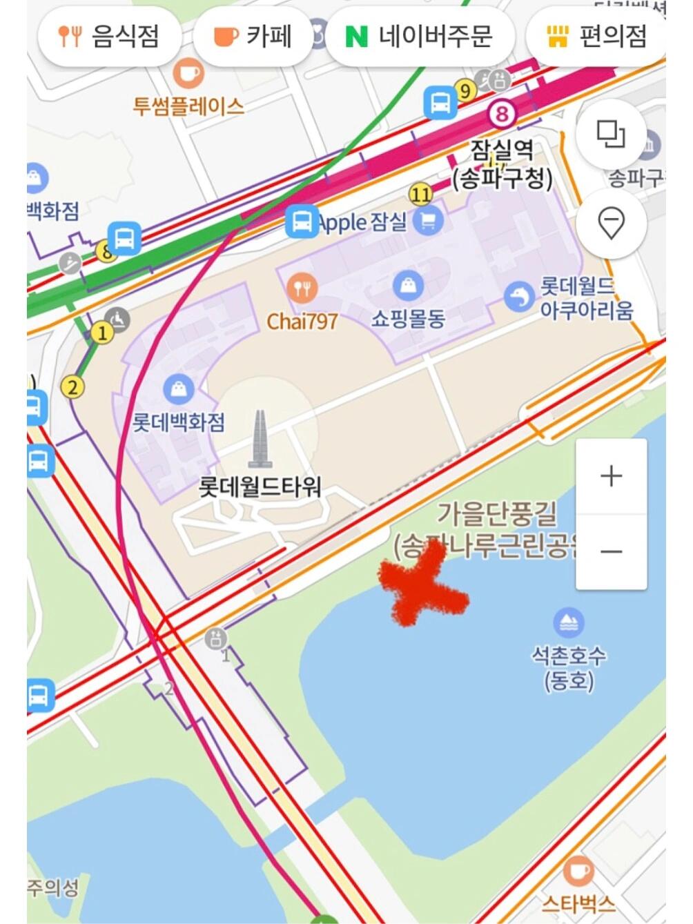 
                        ????小黃鴨又來首爾啦！蠶室????展示日期是從9月30號到10月31號哦～地址，?? ??? ??? ???? 2號線，8號線，蠶室站8號出口～就在樂天世界旁邊～#樂天世界 #小黃鴨 #大黃鴨不僅能看到小黃鴨，不對，是大黃鴨還能買到各種周邊～～喜歡的一定不要錯過！#韓國生活 #韓國旅行