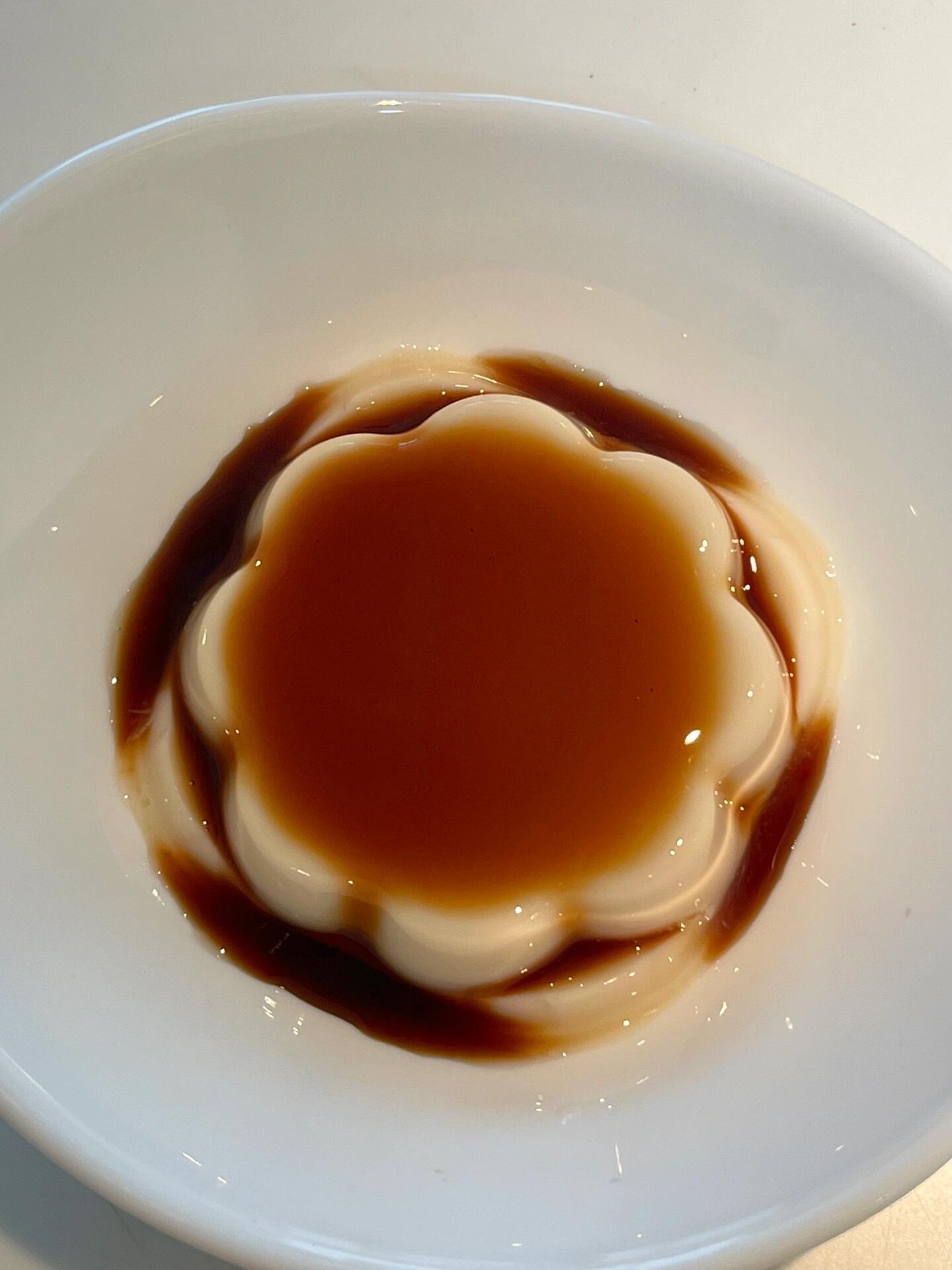 
                        Coupang低卡黑糖豆花??本來沒抱太大期待，結果真的驚艷到我了！微甜的口感加上豆乳的香氣，從冰箱里拿出來，簡直是夏天的絕配。每個只有100卡路里，妥妥的低卡甜品，家人們一定要試試！價格也超級實惠，不買真的虧了！#韓國零食#韓國美食#低脂低卡#低卡甜品#低卡零食#韓國生活#Coupang#韓國購物