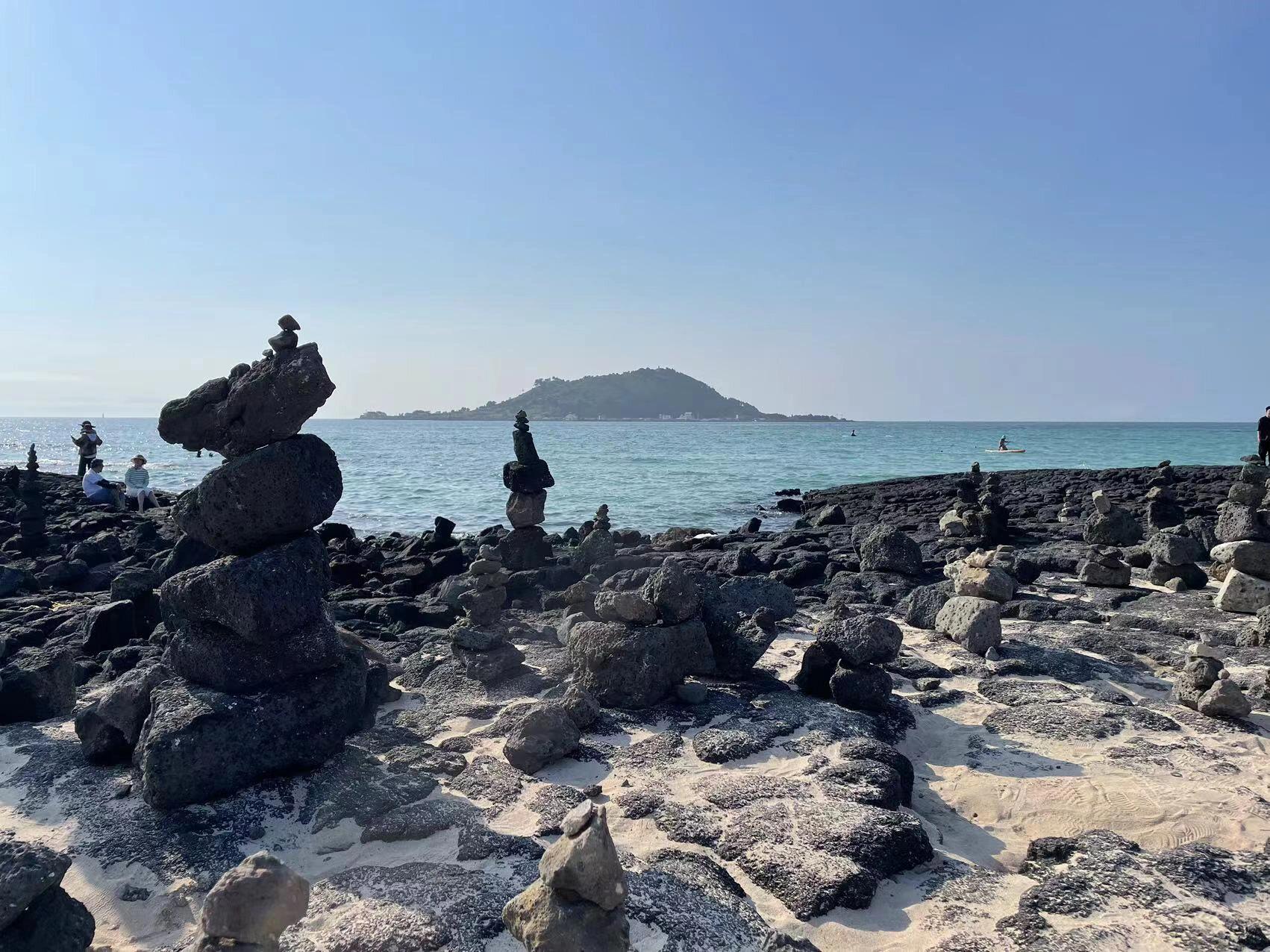 
                        濟州島?????????說說笑笑快樂放松的四天三夜～感受到了大家的互相支持，敲滿足～#濟州島 #jeju #西歸浦 #牛島 #涯月邑