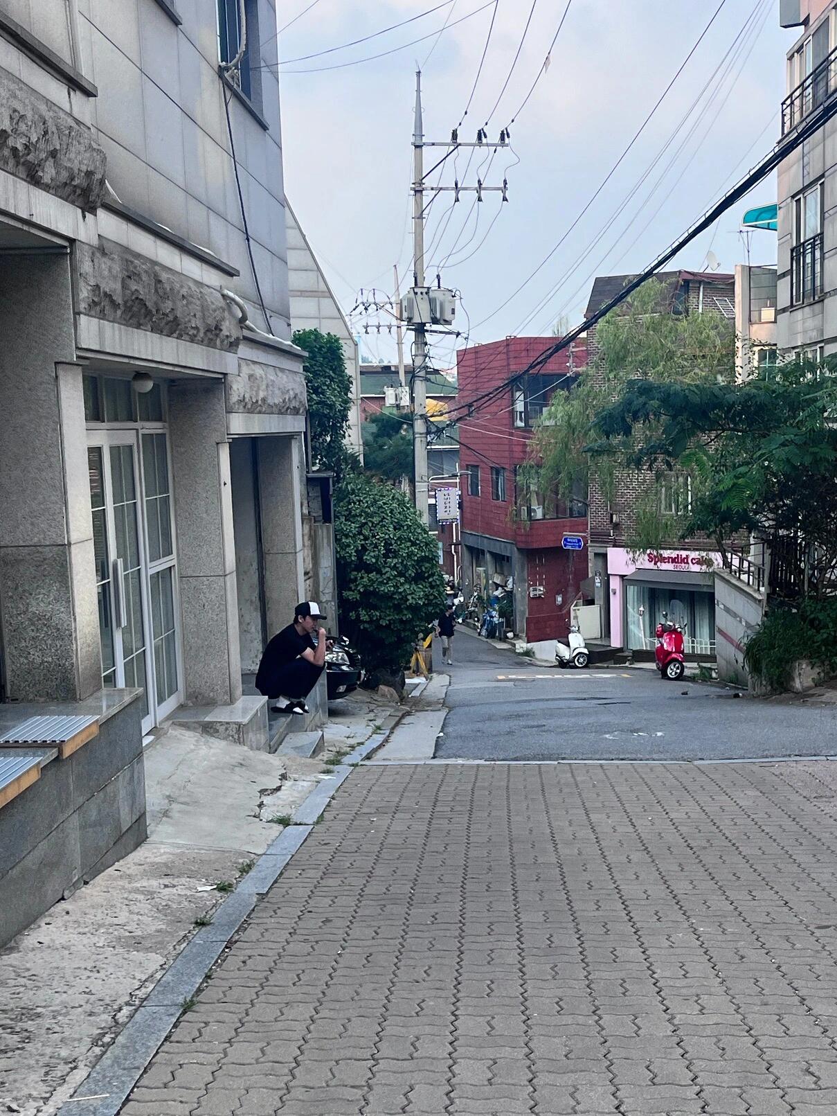 
                        ????首爾漢南洞真的太好逛了啦！！pan honesta梨泰院素食雪冰店開心果醬雪冰好吃??旁邊的巷子拍日落好看漢南洞逛逛emis、ept、mardi…超多精致小店弘大附近的白鐘元香港飯店炸醬面～廣藏市場！！生牛肉??#韓國漢南洞 #漢南洞 #漢南洞探店 #韓國 #韓國咖啡店 #韓國生活 #弘大美食 #梨泰院探店 #梨泰院咖啡店 #COTD咖啡探店 #韓國穿搭 #韓國街頭 #梨泰院 #梨泰院日落 #EMIS #ept #韓國留學 #廣藏市場 #生牛肉 #廣藏市場 #韓國逛街 #漢南洞citywalk