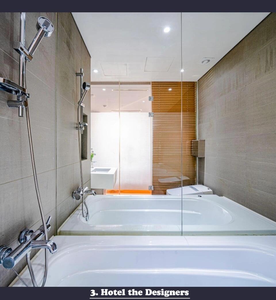 
                        10天9夜韓國自由行之住宿篇??【平價住宿分享】??The Road （首爾-明洞）房型：Double room with private bathroom靠近明洞商圈，前面有便利店從首爾站搭粉藍色4號線到明洞4號出口再步行約5分鐘可抵達行李可寄放柜臺旁，聯系工作人員，他們會幫你安排3pm后在kiosk自助check in??需走一段上坡路才會到酒店，見圖3??酒店有3樓，沒有電梯，家庭套房和共用餐廳在3樓，見圖7??垃圾要分類??柜臺常常沒有人，可以通過電子郵件聯系工作人員，回復不會慢工作人員服務態度????住宿也很干凈，房間空間不是很大，可以打開2個行李箱每天提供一個免費口罩在Agoda平臺訂的～1晚約Rm 231（僅供參考）??K-Guesthouse Premium Nampo （釜山-南浦）房型：Double room后面就是南浦商圈，附近有藥局，便利店，靠近巴士站在釜山站搭橘色1號線到南浦站1號站出口步行不到1分鐘就會抵達搭電梯到第10樓的柜臺check in這家包早餐，食材都很好吃，旅客自煮，有提供泡面，吐司，蛋，Ham，咖啡，牛奶等等也有提供洗衣機和烘干機免費使用吃早餐，洗衣機都在10樓；邊吃早餐還可以看海景??垃圾要分類工作人員服務????可以向柜臺借延長插頭，晾衣架住宿很干凈，房間空間可以打開2個小行李箱和一個大行李箱在Airbnb訂的～1晚約Rm 140 （僅供參考）??Hotel The Designers （首爾-弘大）房型：Standard Twin步行去弘大街頭很方便在首爾站搭深藍色1號線到City Hall轉站綠色線搭到Hapjeong下車，再步行約6分鐘可抵達酒店早餐需另付費7000won，沒什么特別，不推薦早餐這家沒有強調垃圾分類??工作人員態度良好房間空間比前兩家都大，整潔程度也可以，有??在Agoda平臺訂的～1晚約Rm 285（僅供參考）本身都推薦這3家住宿，覺得地理，物理，心理都滿意圖片取自Agoda和Airbnb平臺，因為沒有拍照開箱住宿，圖片和實物相符請繼續留守下一篇??韓服租借分享收藏前點個??#韓國自由行 #韓國住宿 #首爾住宿 #釜山住宿 #馬來西亞韓國