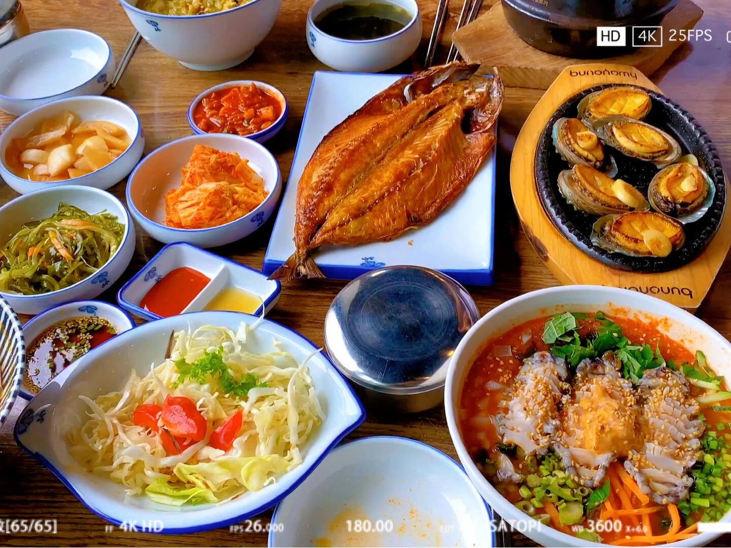 
                        濟州島必打卡的鮑魚餐廳，超滿足！濟州島涯月網紅海邊的鮑魚餐廳??這家餐廳是涯月海邊開最久的本土餐廳之一，所有食材都選用當天垂釣的鮮活鮑魚。為了迎合外國游客的口味，這里提供多種烹飪方式，滿足不同人群的需求。強烈推薦鮑魚定食套餐，一人份就能吃到超滿足！??店名：???????營業時間：早9:40-19:00??地址：??? ??? ??? 1? 24-3 1?距離機場市區約20分鐘車程，打車費用約2萬韓幣#濟州島 #濟州島旅行 #濟州島美食 #探店 #韓餐 #涯月邑 #西歸浦 #自由行 #韓國 #特種兵旅行
