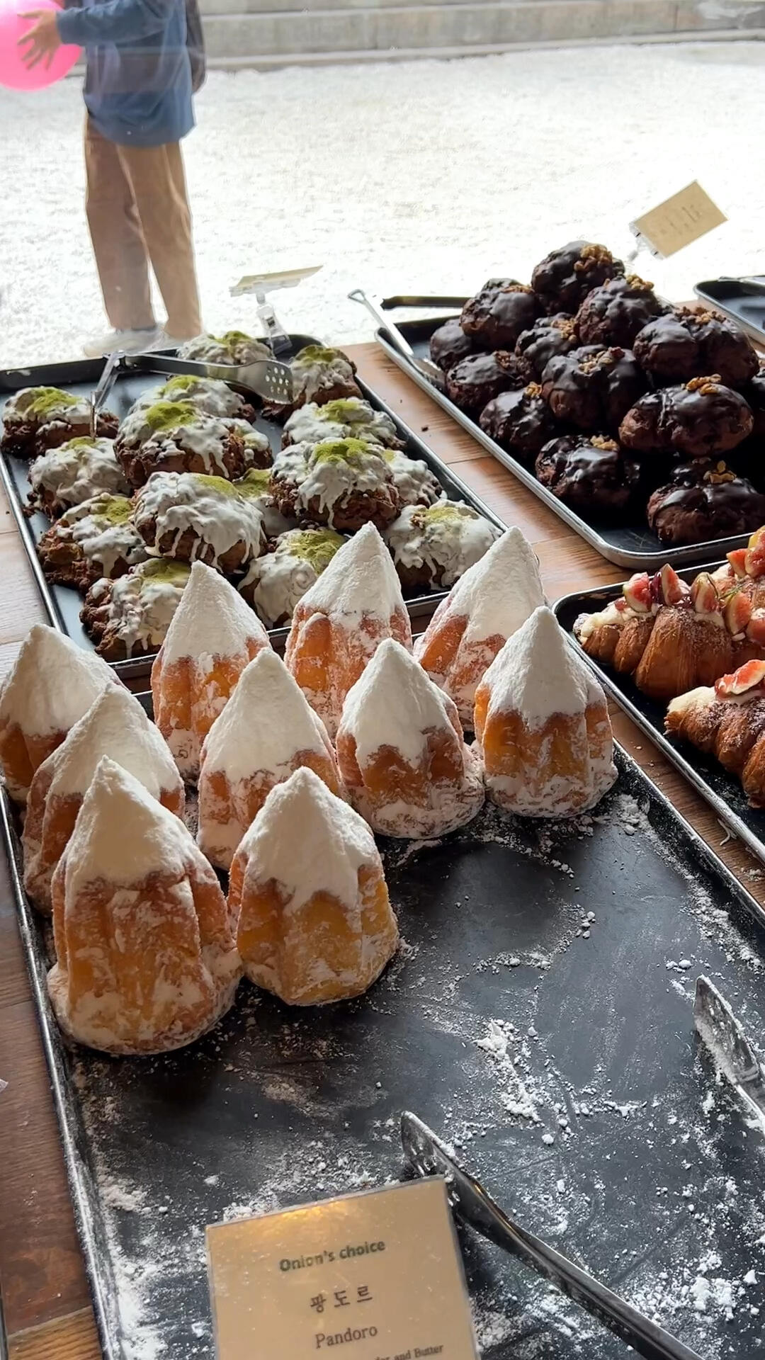 
                        打卡首爾onion咖啡館據(jù)說(shuō)是首爾Top1的咖啡館，我去嘗嘗怎么事兒??#首爾 #咖啡館 #探店 #韓國(guó)旅游