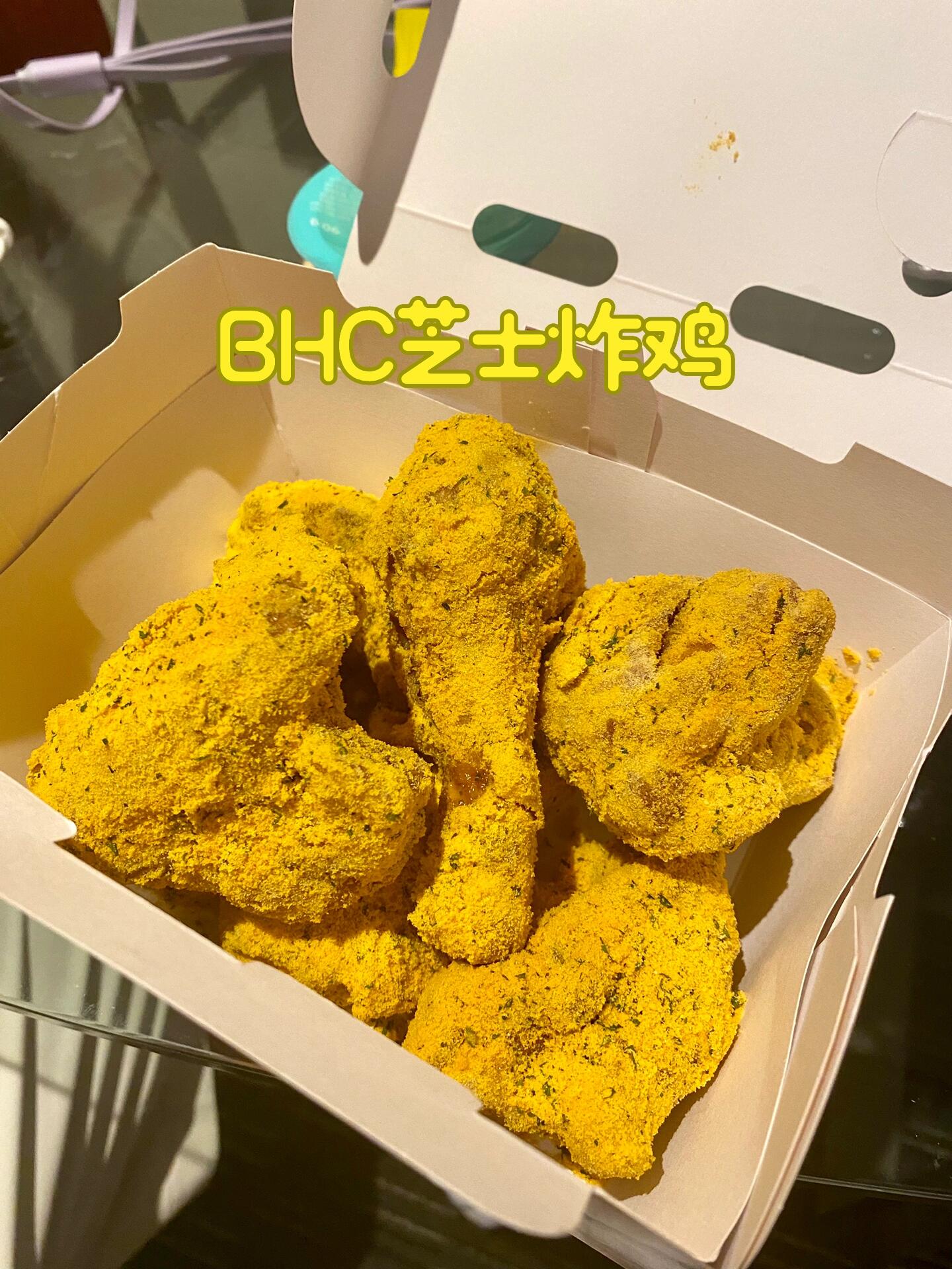 
                        ????韓國｜六天五晚釜山行攻略??交通：我是從首爾直接坐KTX到釜山的，人均票價約59000韓元，車程大約2小時50分鐘。每天有很多班次，可以通過支付寶小程序“韓國korail火車票”購票。釜山的公共交通非常方便，人也不多，基本上都能找到座位。用Naver Map查路線和班次時間，用戶體驗很棒。（記得買個Tmoney卡哦）??住宿：酒店（圖2）：Ramada Encore by Wyndham Busan Station從釜山站出來就能看到這家酒店了，一晚約400人民幣，性價比很高，交通便利，樓下有出租車和公共交通，超市和飯店也一應俱全。??行程：Day1: 下午四點半到站??Check-in??易拉罐市場（圖3）Day2: 松亭海水浴場（海灘火車）??青沙浦（膠囊小火車（圖4））??海云臺??新世界百貨Day3: 松島海水浴場（海上纜車（圖5））??巖南公園1??：膠囊小火車可以提前在網上買票，建議從青沙浦坐，人少。??美食推薦：1??：易拉罐市場，具體可以看圖6，味道還行，雖然算不上特別好吃，但這里基本都是本地人，能體驗到當地人的日常飲食，感覺很值。2??：The East in Busan，現場挑選活的松葉蟹（圖7），一人一只，價格約7萬韓幣，非常美味，推薦！3??：BHC炸雞（圖8），我點的外賣，通過??找的代定。點的是大名鼎鼎的芝士口味，香味濃郁，味道特別，但感覺粉放太多了，吃到后面有點膩。#釜山行 #韓國釜山 #釜山 #韓國 #韓國旅游 #釜山旅行 #旅行 #旅行攻略