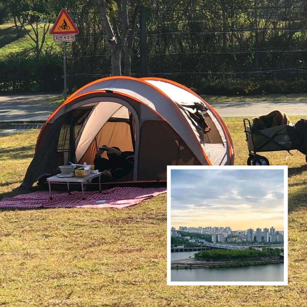 
                        ????深度體驗韓國生活：漢江野餐指南??春天是野餐的最佳季節，如果沒有在漢江邊野餐或叫外賣欣賞風景，就不算真正沉浸在韓國生活中。汝矣島漢江公園的野餐設施非常完善，活動豐富多彩，絕對值得一游。?? 裝備租賃：出地鐵汝矣渡口站或仙游島站后，您會發現各種提供野餐裝備租賃服務的攤位，例如帳篷、野餐墊、桌子、燈和毛毯。價格合理，沒有時間限制。可以現金支付，不需要韓國卡。?? 零食飲料：公園附近有便利店，可以方便地購買飲料和零食。您也可以叫外賣并送到公園（橋附近有專門的取貨區）。?? 娛樂：除了野餐和欣賞風景，您還可以前往河岸觀看水上摩托表演或歌唱表演等當地表演。?? 日落：運氣好的話可以看到漢江日落（提前查好日落時間）。天空會變成粉紅色，營造出夢幻般的氛圍。? 重要提示：1?? 河邊風大，最好穿厚衣服，用重物固定野餐墊的四個角。2?? 確保你的炸雞安全，因為如果它掉在地上，海鷗可能會偷走它。3?? 河邊的攤位（裝備租賃和大排檔）不接受刷卡付款，所以最好帶現金或者使用轉賬app。#韓國 #韓國生活 #留學韓國 #一起去野餐 #韓國留學生 #韓國旅行 #首爾漢江