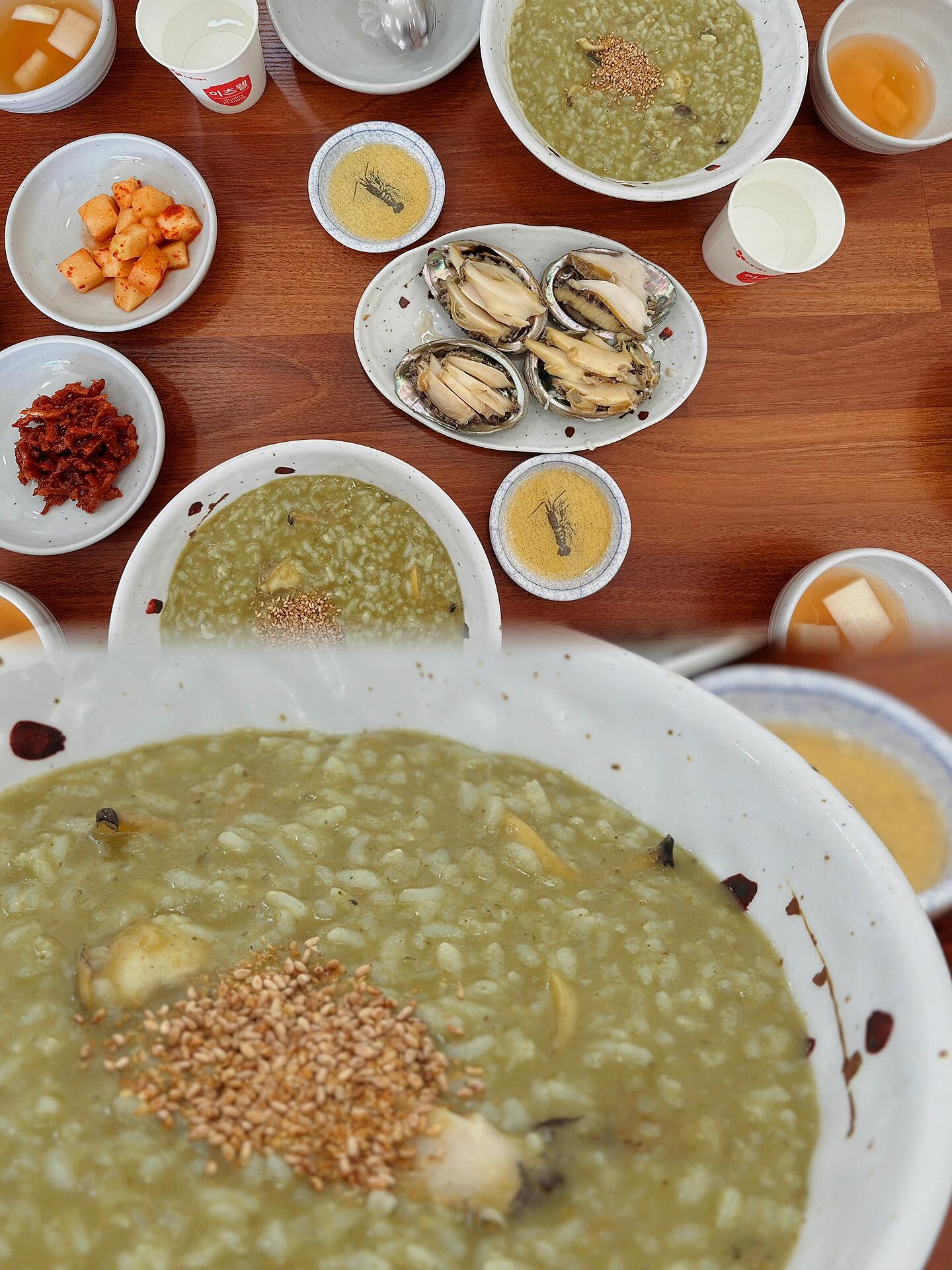 
                        韓國｜釜山一天一夜怒炫4家餐廳1??釜山豬肉湯飯?? ???????39 Gunam-ro 24beon-gil, Haeundae-gu, Busan, 韓國推薦?? 釜山特色豬肉湯飯更好吃！是純粹的豬肉的醇香味，還有胡椒作為調味。有點清淡版的豬肚湯的感覺！記得搭配泡菜一起吃哦2??韓國網紅蜂蜜米酒?????? ???? ??? ????? 29 1?特地過來打卡 蜂巢米酒，蜂蜜從大塊蜂巢里現挖，然后泡在韓國米酒里。米酒選擇的是甜度比較高，栗子甜酒??還吃了一個red bean Bingsu 煉乳讓冰更加香甜3??Lgo Gimbap 紫菜包飯專賣店?? ?????韓國 Busan, Haeundae-gu, Dalmaji-gil 62 beon-gil, 6-81?點了辣魚餅紫菜包飯還有全雞蛋紫菜包飯，辣魚餅紫菜包飯 超級辣！搭配泡面 絕絕子??4?? 釜山鮑魚粥?????????7 Dalmaji-gil 62beon-gil, Haeundae-gu, Busan, 韓國開業時間是07:00-21:00，可以當作早飯～鮑魚粥大碗18000韓元，里面有大塊鮑魚肉以及鮑魚肝醬拌在一起，搭配泡菜蘿卜解膩。#韓國釜山 #釜山 #韓國 #韓國旅游 #韓國生活 #韓國旅行 #釜山旅行 #釜山美食 #釜山行 #釜山探店 #釜山海雲臺