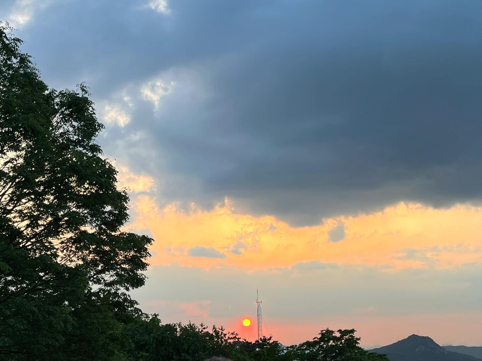 
                        ????看夜景首選（自認為）看夜景當然要去南山塔啦 ??!??!??? #韓國 #韓國旅游 #首爾南山塔