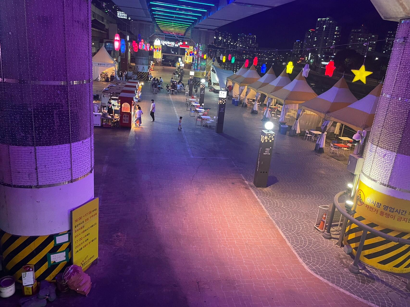 
                        ????大邱【夜市小吃街】??店名：???????地址：?? ?????訪問時間：18:00以后大邱七星市場（?? ??）橋下的小吃街，味道中規中矩，是個夜晚出來覓食的小伙伴，沿著河邊也很涼爽，夏天也不會很熱噢~????#探店 #美食探店 #留學韓國 #周末去哪兒 #韓國大邱 #韓國大邱 #韓國探店 #韓國美食 #大邱旅游 #韓國生活vlog
