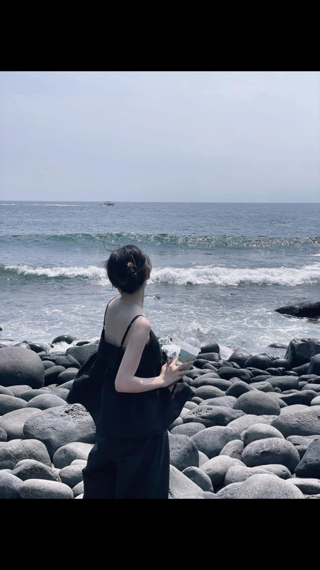 
                        西歸浦｜遠離人群的絕佳選擇可惜了我是e#濟州島 #西歸浦 #西歸浦柱狀節理帶 #海邊旅行 #韓國旅游 #自然風光 ??
