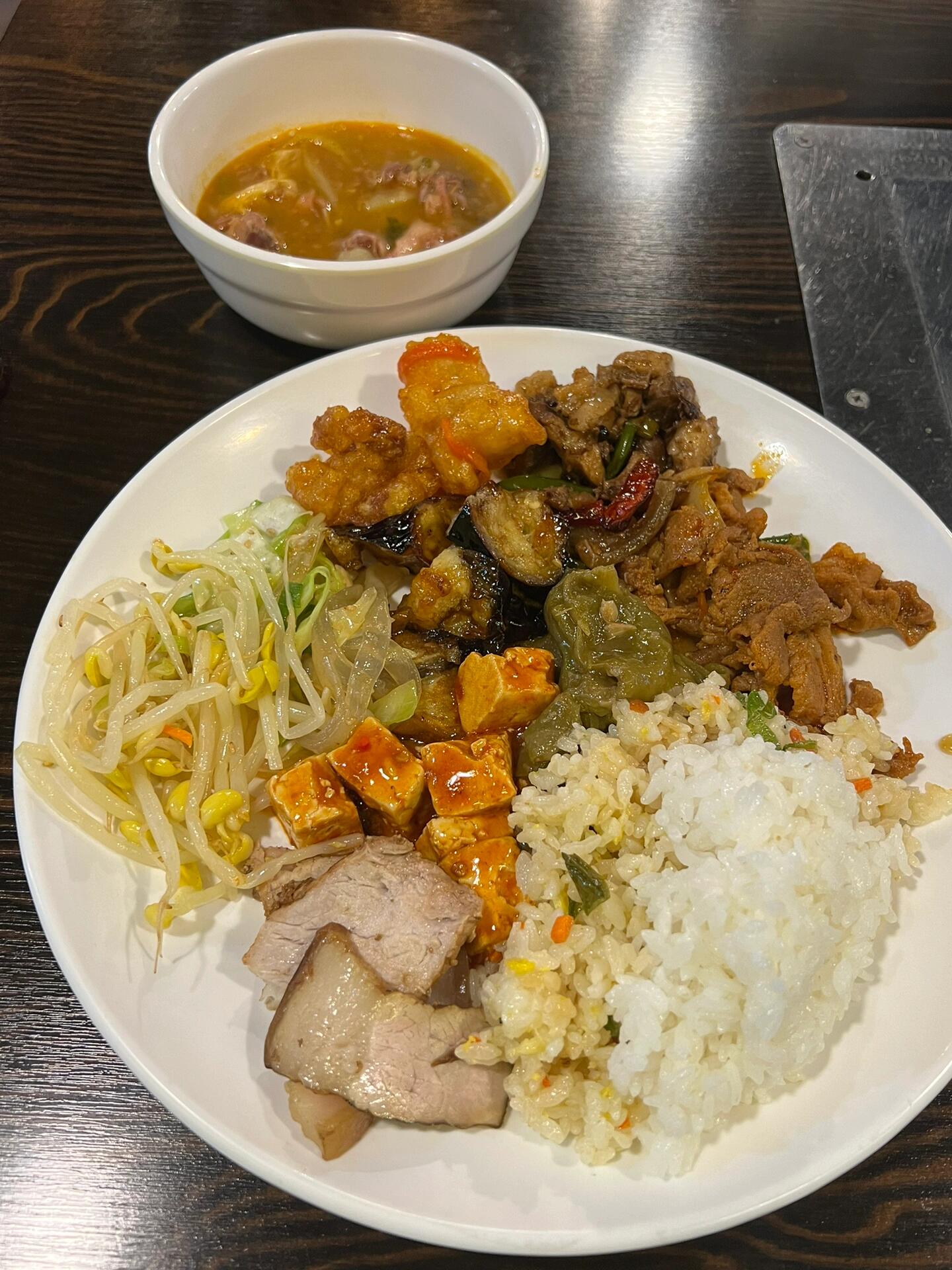 
                        ????明洞這家中餐自助超劃算！下次還去aaa??? ?????就在明洞半天妖烤魚(yú)的對(duì)面二樓哦！現(xiàn)金8000韓元，刷卡8500韓元周一到周五 11:00-14:00#明洞 #明洞美食 #韓國(guó)中餐 #韓國(guó)旅行 #美食推薦