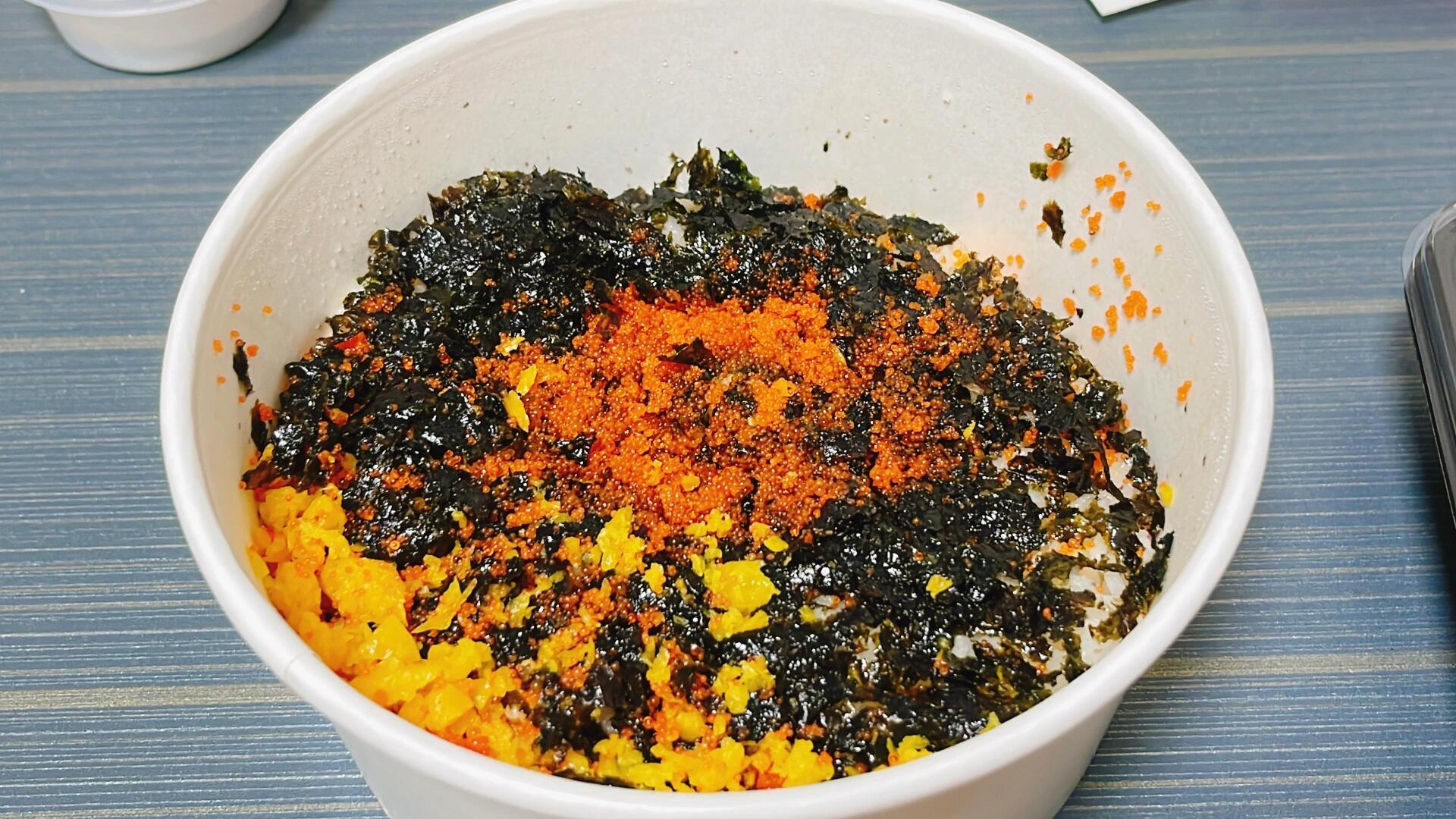 
                        ????生拌牛肉在韓國(guó)超火??嘗試了一次下次可能不會(huì)再?lài)L試了味道還不錯(cuò)其實(shí)可以接受但口感有點(diǎn)奇怪??#韓國(guó)生活 #留學(xué)韓國(guó) #韓國(guó)留學(xué)日常 #首爾美食 #韓國(guó)生拌牛肉 #生章魚(yú) #生牛肉