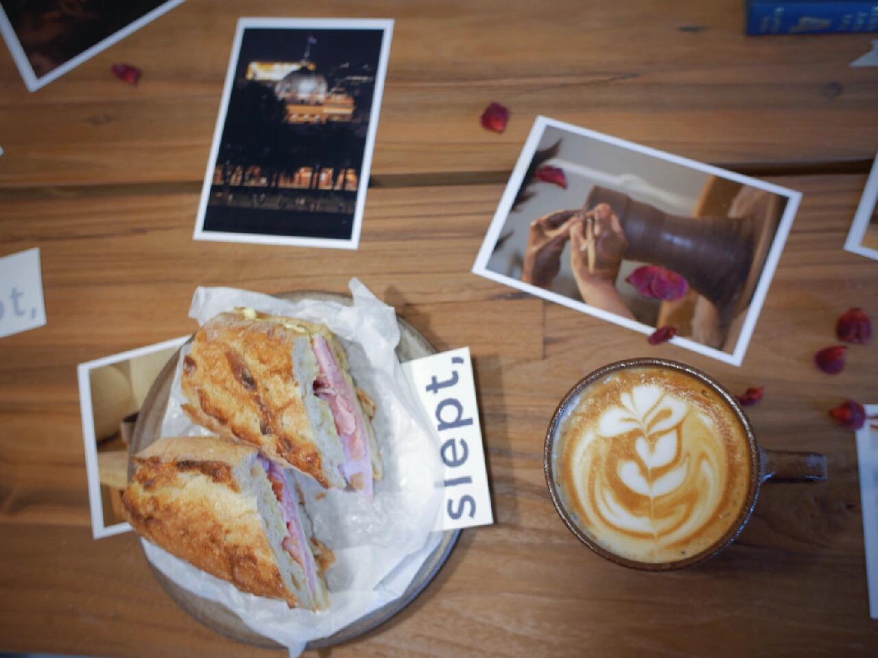 
                        TRAVEL??BUSAN??slept, Coffee Shop??9:30-20:00??地鐵/廣安里#咖啡 #COTD咖啡探店 #我的咖啡日記 #咖啡店 #咖啡館 #釜山探店 #韓國釜山 #釜山 #釜山生活 #釜山行 #面包 #探店 #旅行 #旅游 #cafe #coffee ??????