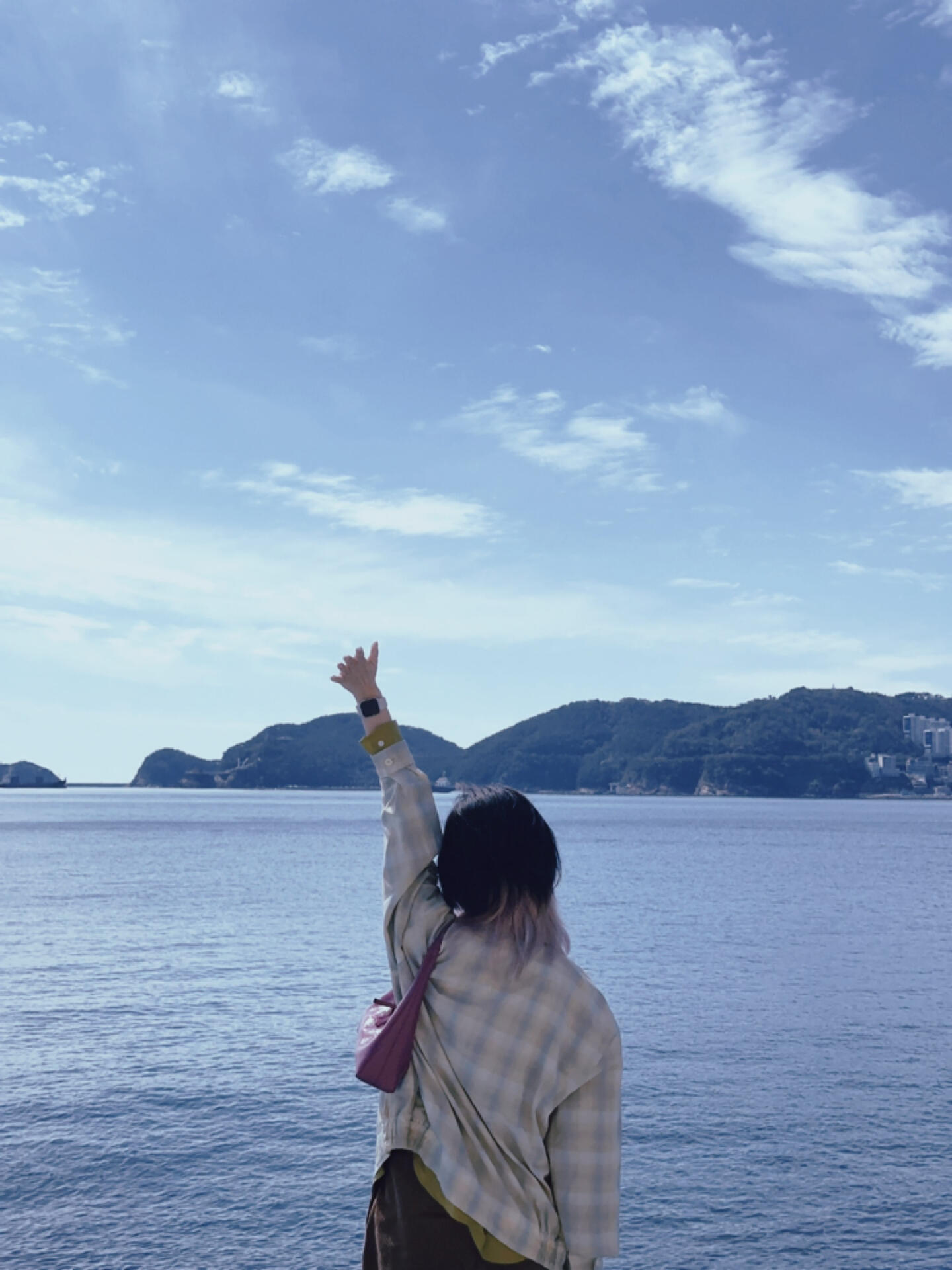 
                        釜山|白淺灘文化村#釜山行 #釜山旅行 #釜山白淺灘文化村想去釜山的小伙伴們，推薦一個超贊的地方！從釜山站出發，乘坐85或508路公交??，很快就能到達???????，步行距離也很近哦~在這里有一家超棒的咖啡店，叫???(Ondata)，地址是?? ?? ??? ???? 123 ?????。它就在海邊拉面?????的隔壁。二樓提供室內海景，但人比較多；三樓則是室外海景，配有陽傘，座位不多但面朝大海，特別適合喜歡吹海風的朋友們。10月初的釜山天氣非常宜人，陽光明媚但不炎熱，吹著海風，真的讓人感到無比愜意~ ????