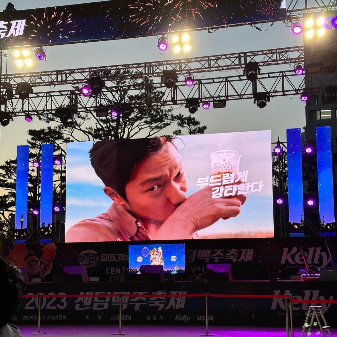 
                        ????釜山旅行 | Bexco??啤酒節28號結束快沖??四年一度的啤酒節終于來了！！各種各樣的啤酒??和美食??就在海云臺城市中心站！快約上朋友一起去??暢飲吧！！????????????? ???? ???? 20??~5.28結束????每天18：00-22：00??票價15000/成人每位 啤酒不限量暢飲兒童5000一位 必須家長陪同????釜山私人導游/??包車一日游找我哦各種美食店打卡#釜山旅行 #釜山行 #韓國生活 #釜山探店 #釜山留學 #釜山生活 #釜山攻略 #釜山 #小眾旅行地 #帶著小紅書去旅行