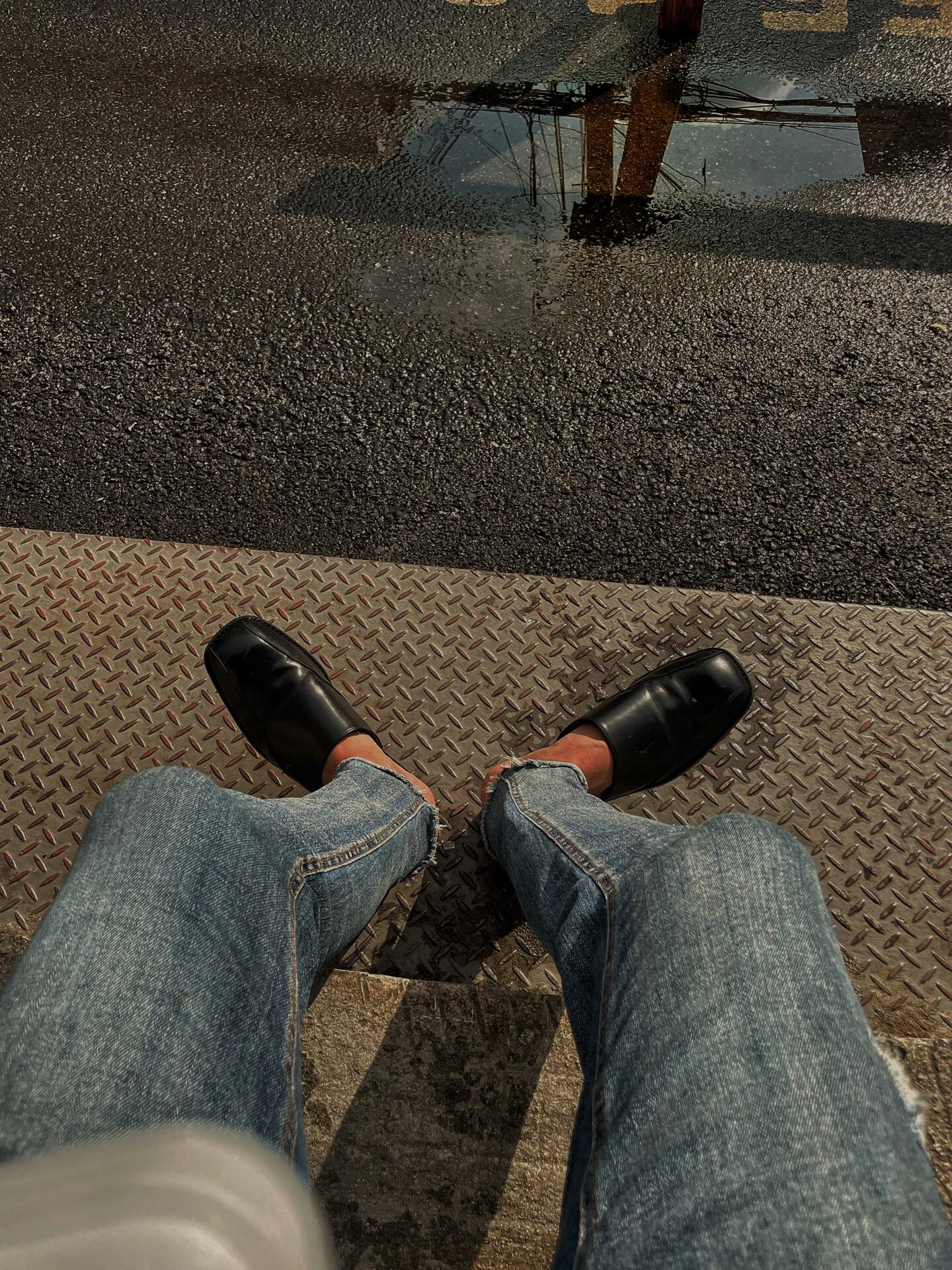 
                        韓國????首爾·圣水洞暴走3w步City Walk??最近來韓國????玩的寶子們記得多穿衣服哦，5G入秋??一個韓國朋友帶我逛了一下午圣水洞，真是個好逛的地方??，雖然腿快走斷了，但這里非常適合citywalk。很多設計師品牌在這邊開店，個人覺得看看就好，沒那么驚艷，但街景真的超級好拍！Dior快閃店???♂?AI人 ……出片率百分之百！總之，圣水洞就一條主街，走走停停，喝喝咖啡。個人推薦來這兒……#韓國圣水洞 #浪漫生活的記錄者 #韓國拍照 #筆記靈感 #韓國旅游 #小眾旅行地 #筆記靈感[話題]#