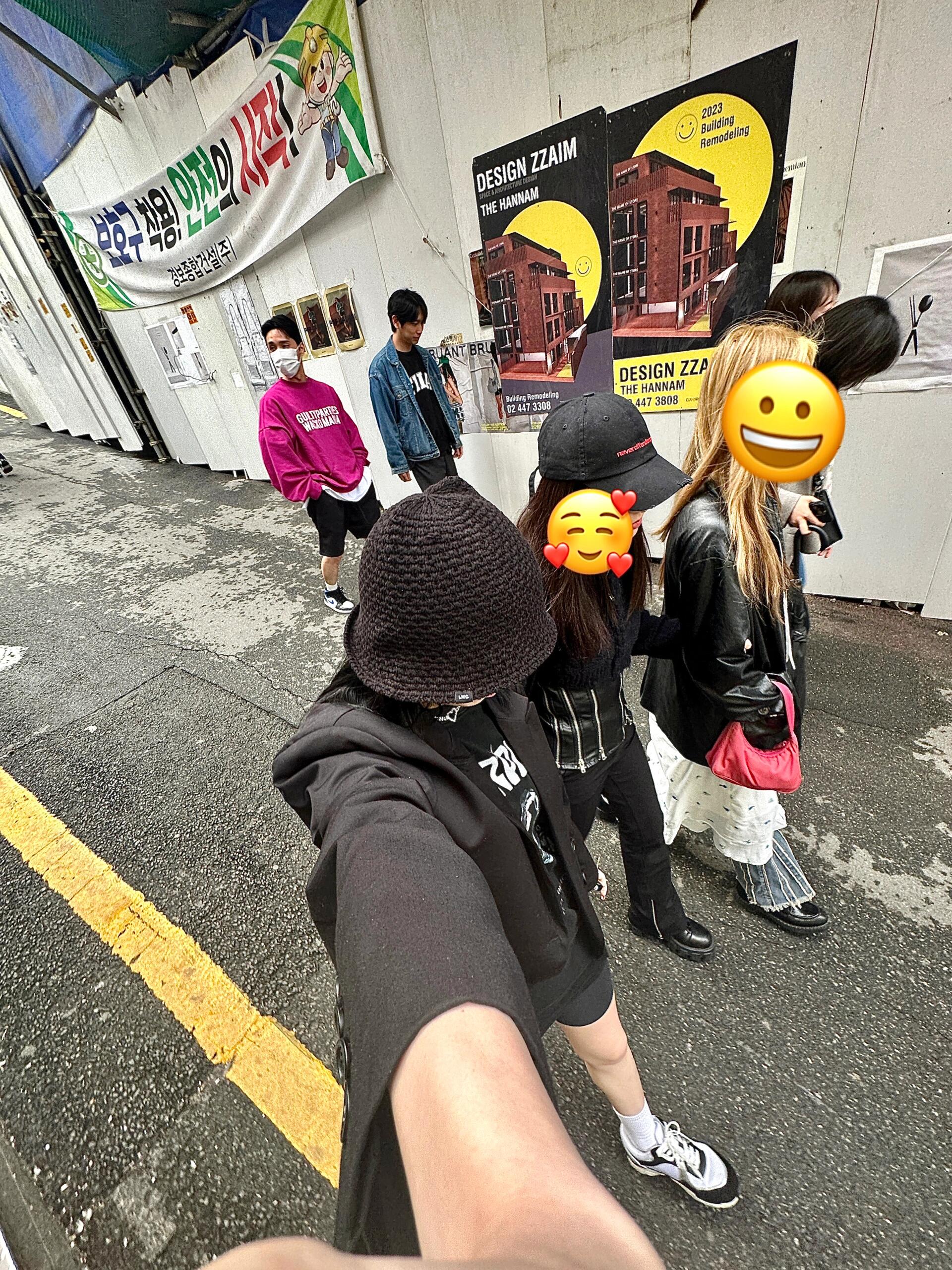 
                        ????首爾時尚探店 DAY2 漢南洞篇漢南洞的坡真的太多了！建議大家穿運動鞋，不然會像我一樣累成狗！???????????????????????????THE OPEN PRODUCTP1-5 這是我在韓國最愛的品牌，沒有之一！我買了2條褲子和1條裙子，姐妹們都瘋狂試穿！平平無奇的衣服穿上身效果超好！版型真的很棒！沒法來的姐妹可以找朋友代購！我很多沒買到的都讓朋友幫我寄回國！????DIESELP6-7 最近超火的網紅品牌，漢南洞這家店貨品齊全，價格也很友好，喜歡這個牌子的姐妹們懂的都懂！????LELABOP8-9 韓國大街小巷都是LELABO的身影，香味迷人！??CDG的集合店P10 這家店有很多層，基本上韓國的店鋪晚上8點就關門了，CDG有4、5層，建議喜歡這個品牌的男生女生多留點時間逛，衣服鞋子特別多，價格也很實惠，貨品齊全，需要慢慢挑選。???#漢南洞 #漢南洞探店 #韓國 #首爾 #購物分享 #買手店 #潮牌