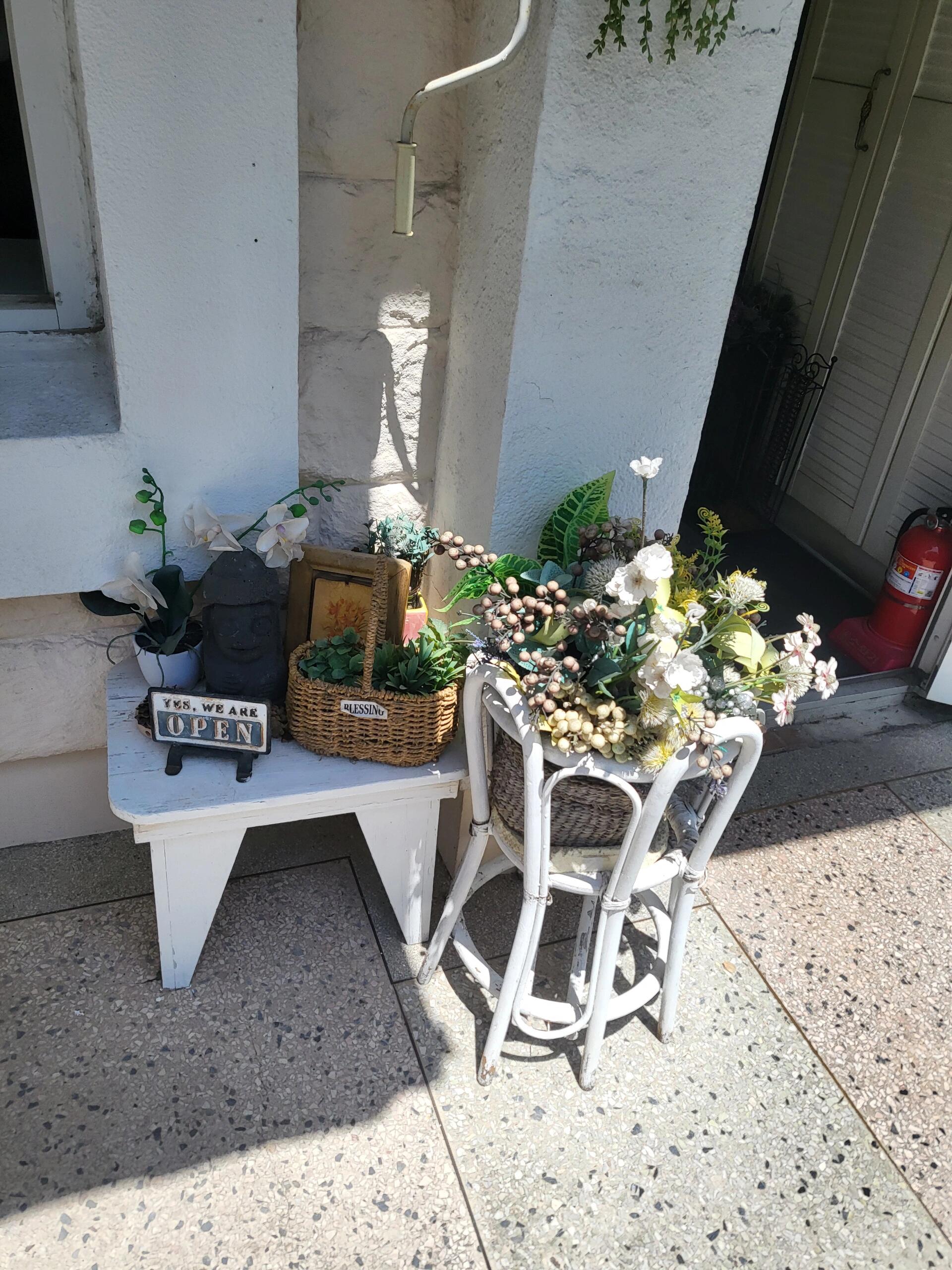 
                        釜山必打卡的意式庭院餐廳????小伙伴們，釜慶大附近這家意大利面庭院餐廳真的是絕美！環(huán)境超有氛圍感，食物也超級美味，強烈推薦來這里用餐哦！[哇R][哇R][哇R]地址：?? ?? ???346?? 23-1 on the yard營業(yè)時間：每天11:30 - 21:30?? 休息時間：15:00 - 17:00（最晚接客時間為20:30）?? 人均消費：約10500韓幣?? 推薦菜品：一定要試試培根奶油意面，奶油不膩，味道絕佳！在學校附近吃過很多意面，但這里的味道真的是最棒的，服務態(tài)度也非常好。?? 建議坐在靠窗的位置，視野極佳，綠色景觀超級治愈。餐廳的裝修風格特別ins，布置得很用心，強烈推薦大家來體驗！#釜山 #釜山旅行 #釜山美食 #韓國釜山 #釜山探店 #釜山攻略 #釜山餐廳 #釜山生活 #奶油意面 #美食日常 #跟我來探店 ????