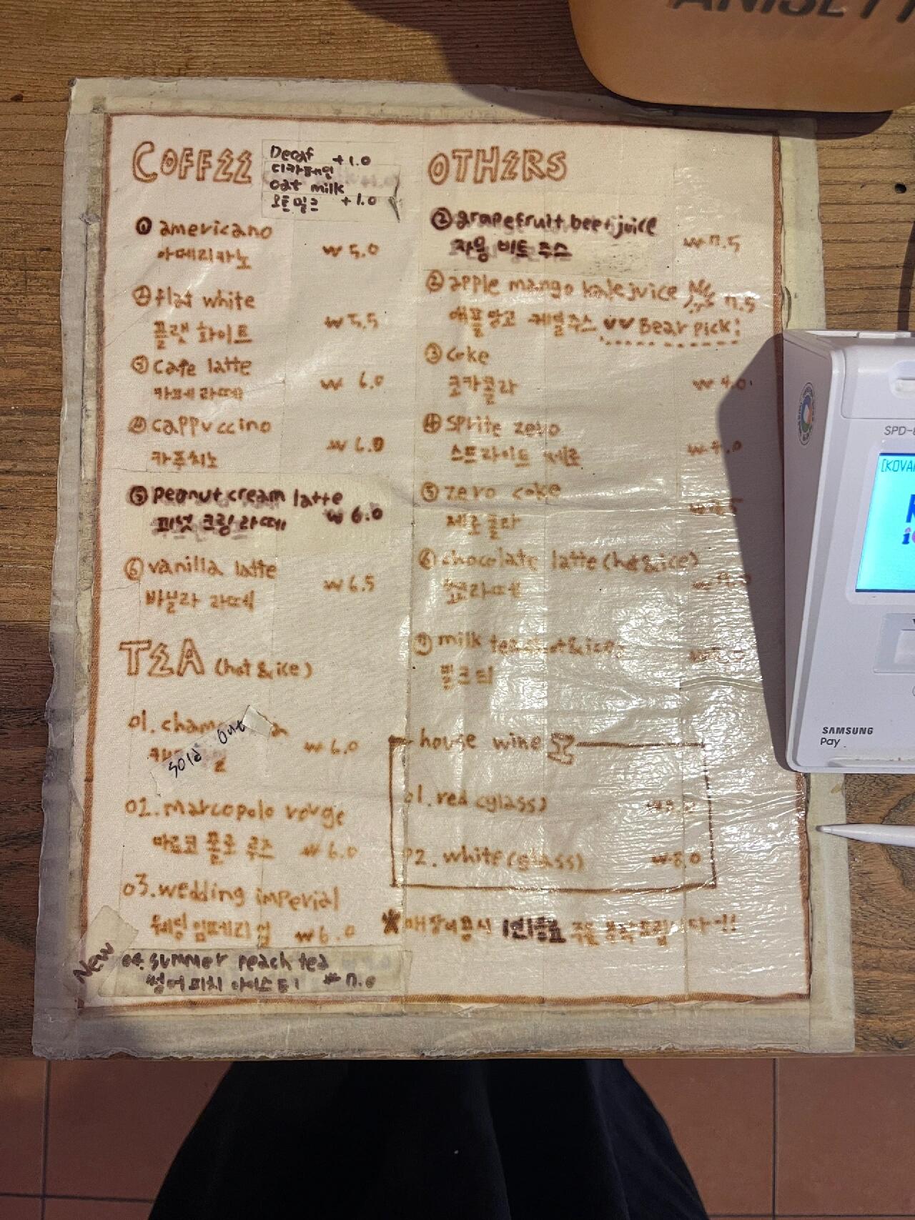 
                        首爾｜必打卡！????歐尼推薦的美食天堂！??來到蠶室一定不能錯過這家店！就在石村湖附近，真的是超級超級超級美味！特別是班尼迪克蛋，絕對是必點之選！！！??這家店非常火爆！韓國人常常排長隊！一進門就能聞到撲鼻的香氣～有各種肉派、甜品等，選擇困難癥都犯了。綠綠的果汁??超級好喝！叫????????，桌桌必點～??非常適合拍照，出片率極高！尤其是門前～來蠶室一定不會后悔噠～美女們快沖！！——————————————————??：???????：12:00–21:00??：?? ??? ?????41? 43-7 1?——————————————————#韓國生活 #蠶室 #首爾蠶室 #蠶室探店 #石村湖 #蠶室石村湖 #韓國探店 #韓國探店 #首爾探店 #首爾探店 #韓國高顏值咖啡店 #韓國旅游推薦官 #韓國旅游種草 #韓國旅游攻略