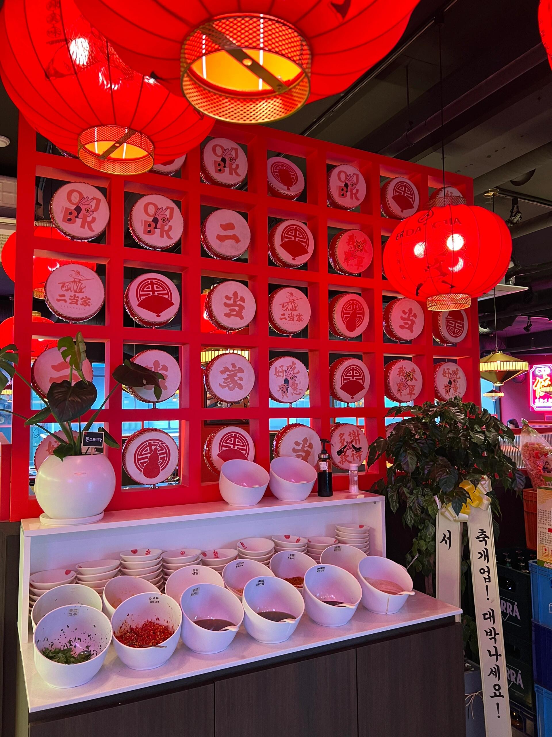 
                        ????明洞必打卡的串串店！在????明洞發現了一家新開的串串店，瞬間有種回到國內的感覺！作為四川人，真的超級感動哈哈哈～ #明洞#明洞美食#韓國串串香 ????