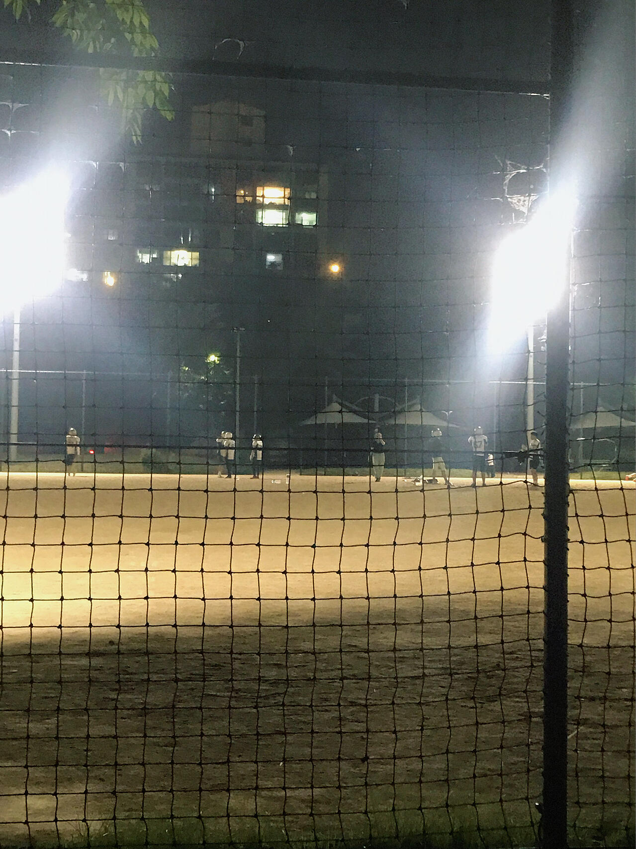 
                        韓國日常｜夏夜的漢江魅力??? 大家都在曬白天的漢江，其實夜晚的漢江同樣充滿魅力！???? #韓國旅行 #漢江夜景 #夏日夜晚