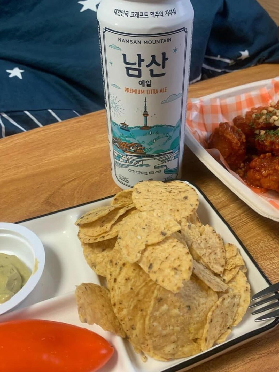 
                        想嘗試首爾南山啤酒的朋友看過(guò)來(lái)如果你喜歡清新的檸檬香和輕盈的清爽感，那一定要試試南山艾爾啤酒！即使在深圳，也能品嘗到這款韓國(guó)啤酒哦?? 一罐只需30元~#韓國(guó)啤酒 ??????#首爾南山塔 ??#深圳韓系咖啡廳